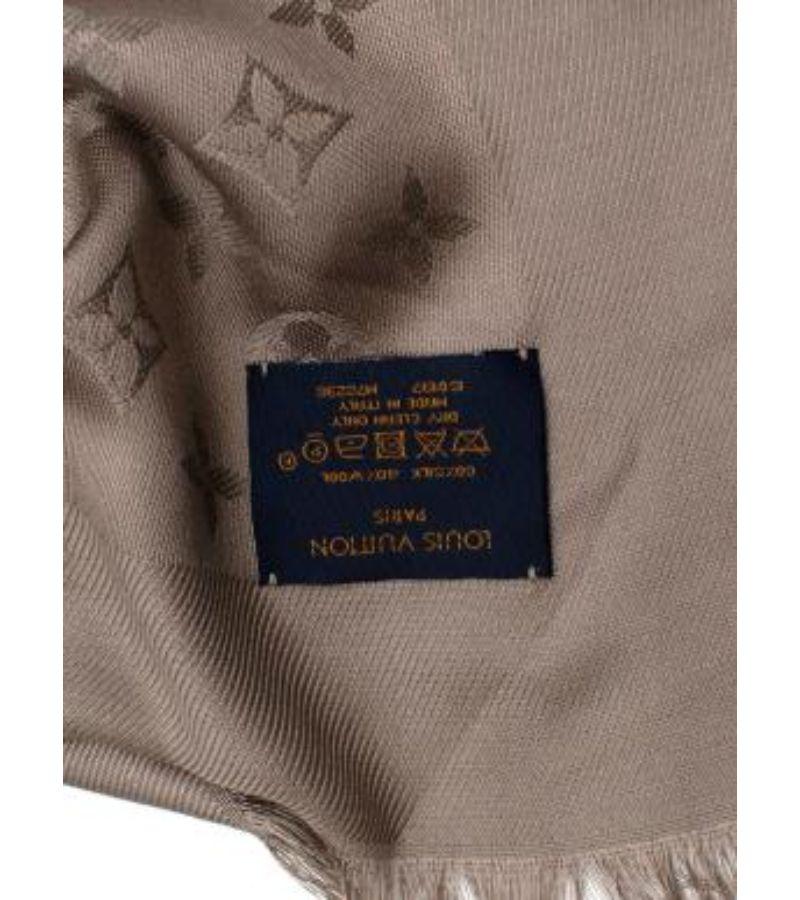 Louis Vuitton Greige Monogram Shine Shawl For Sale 1