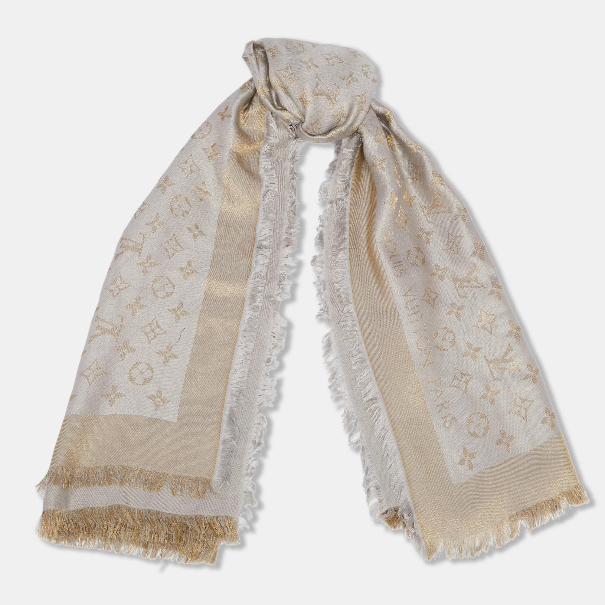 For days when you want your accessory to essay your style, this Louis Vuitton shawl is perfect. It carries a gorgeous shade with the signature monogram all over it. This shawl is created from quality fabrics for a luxurious feel and is completed