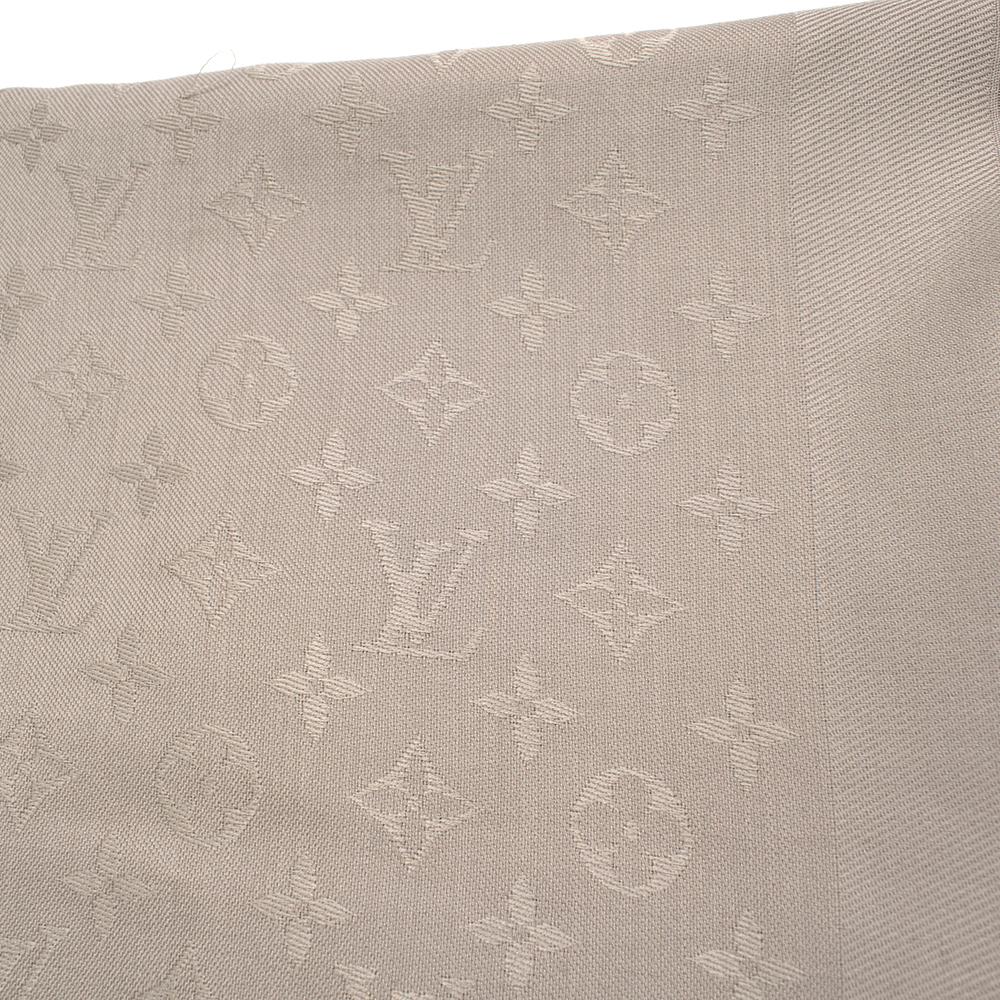 Women's or Men's Louis Vuitton Greige Silk & Wool Blend Monogram Shawl 