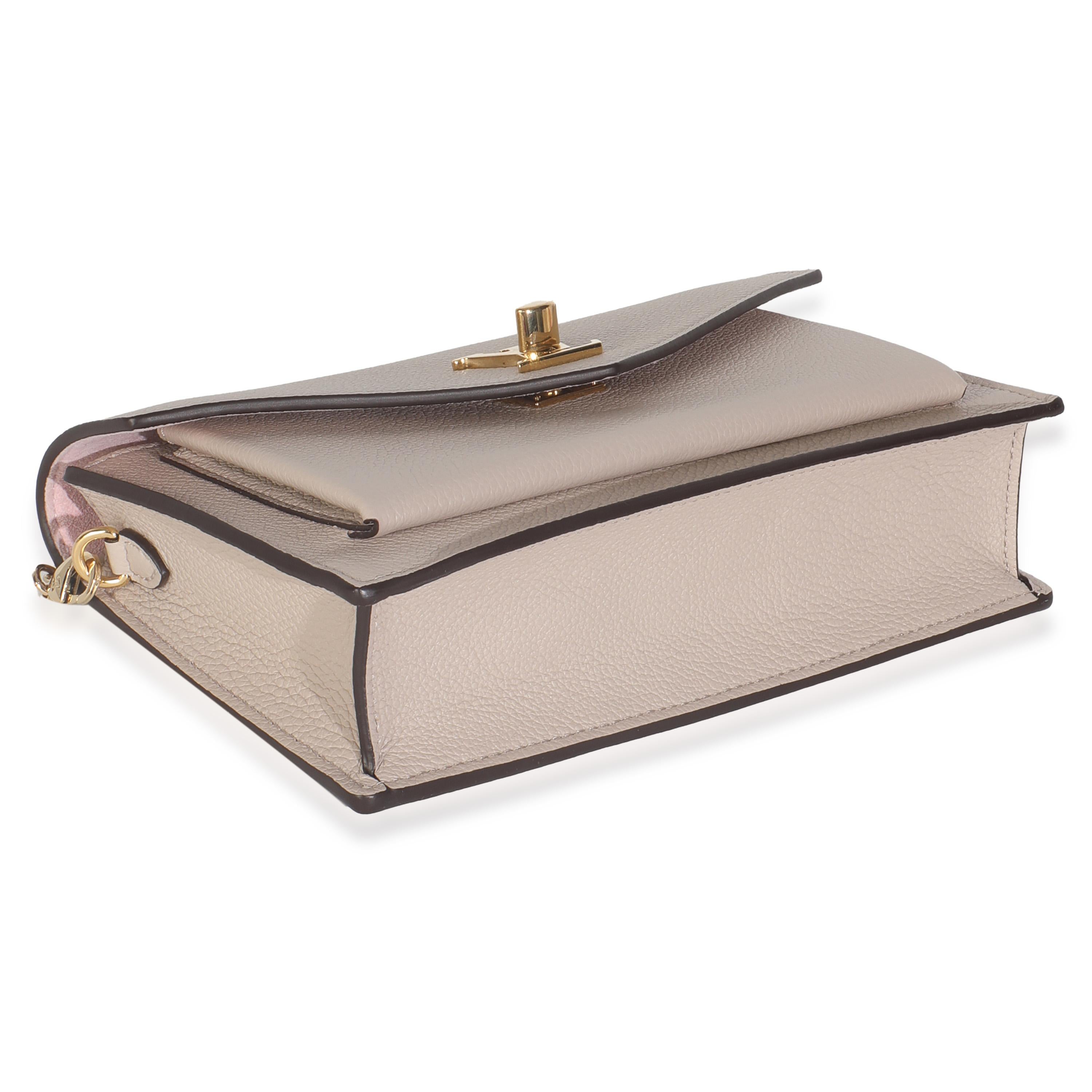 Louis Vuitton Greige Weiches Kalbsleder My Lockme Kette Pochette im Angebot 2