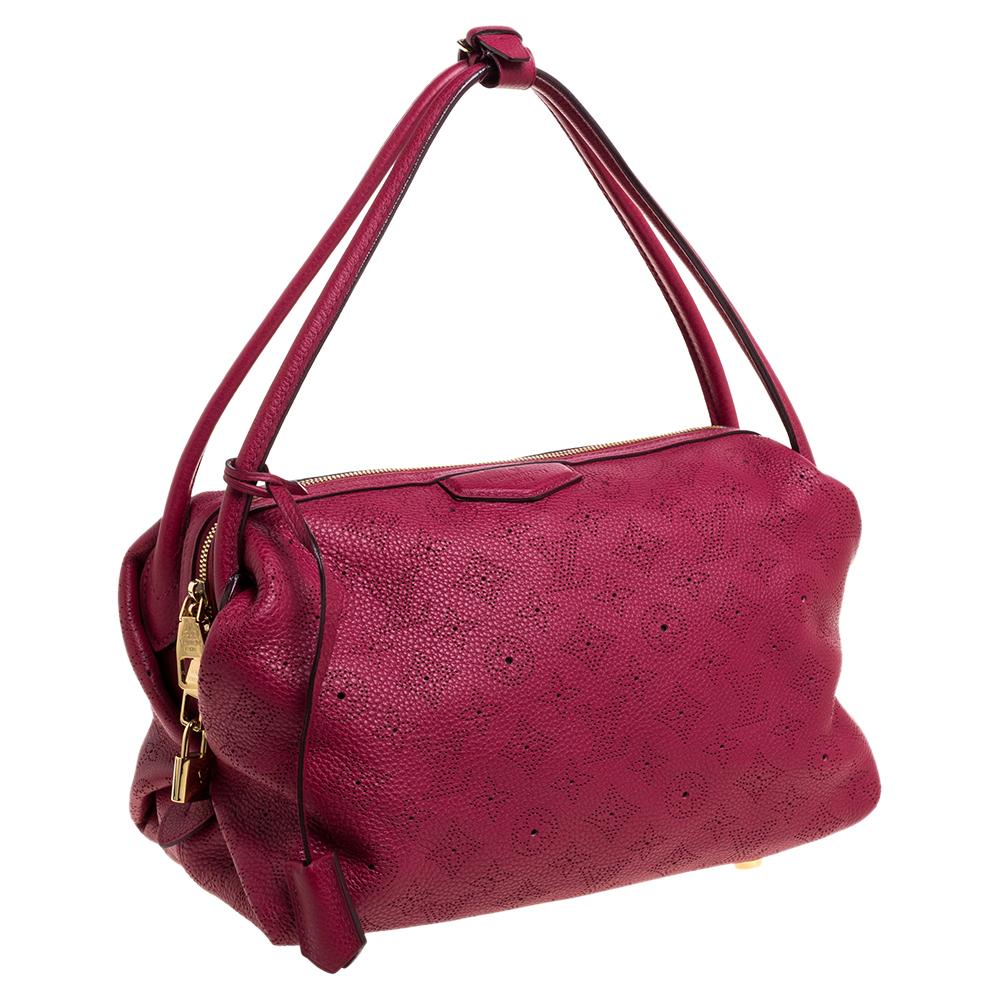 Louis Vuitton Grenat Mahina Leather Galatea PM Bag In Good Condition In Dubai, Al Qouz 2