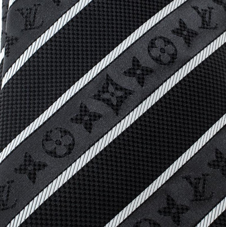 Louis Vuitton Grey and Black Striped Damier Monogram Silk Jacquard Tie For Sale at 1stdibs