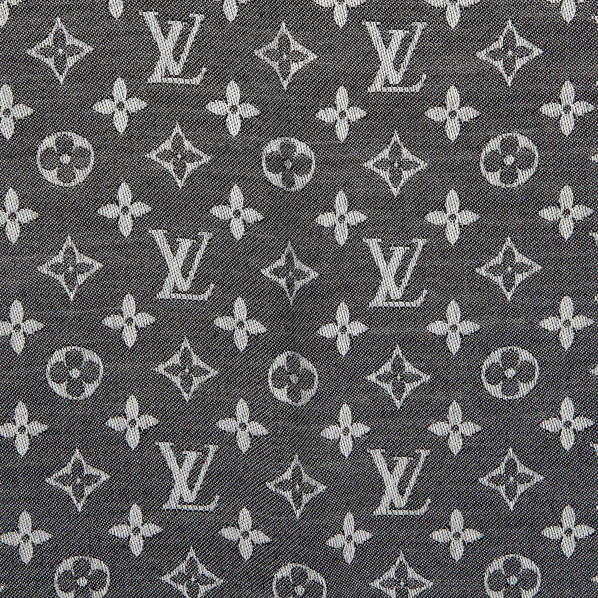 LOUIS VUITTON grey & black wool & silk MONOGRAM Shawl Scarf In Good Condition In Zürich, CH