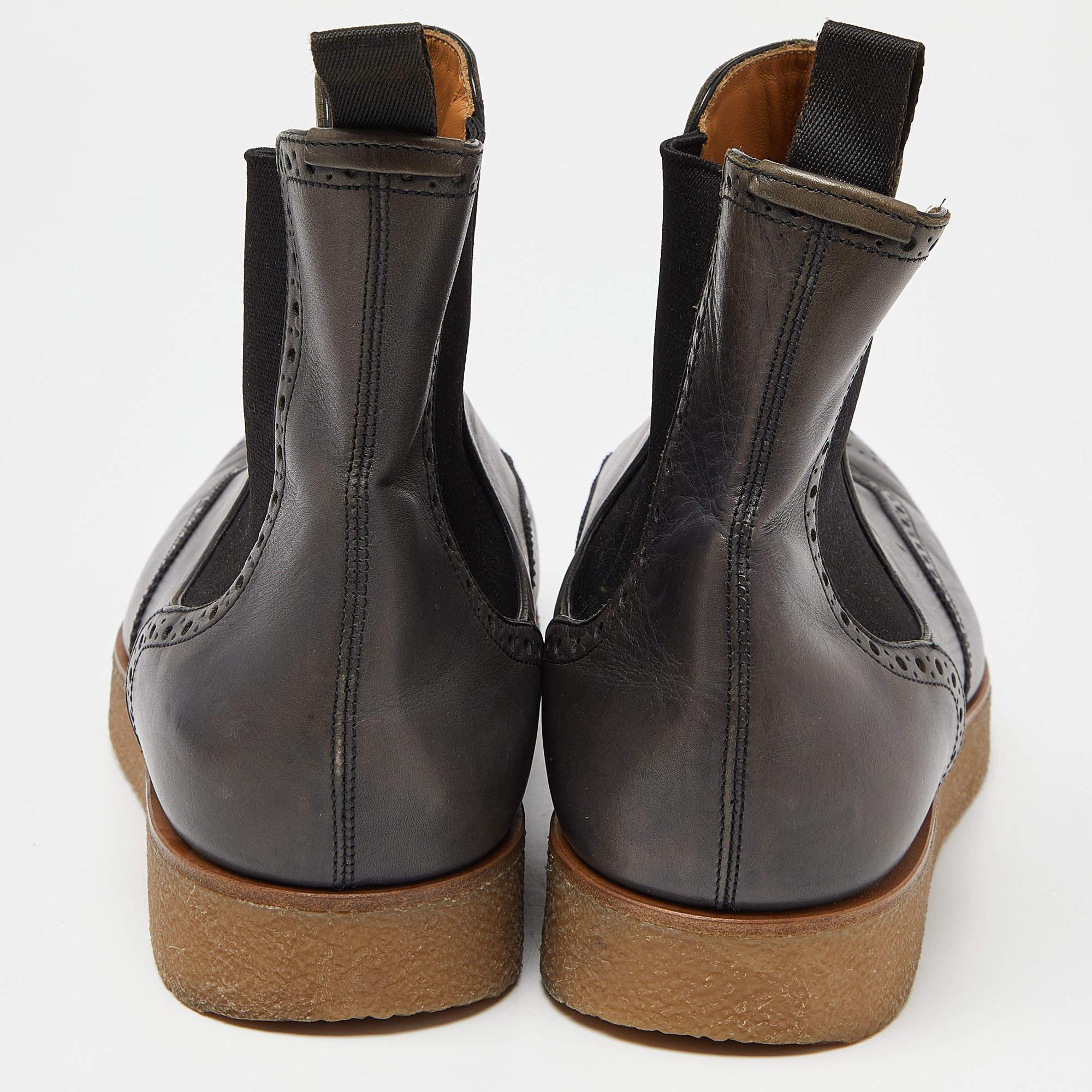 Louis Vuitton Grey Brogue Leather Chelsea Boots Size 42.5 In Fair Condition In Dubai, Al Qouz 2