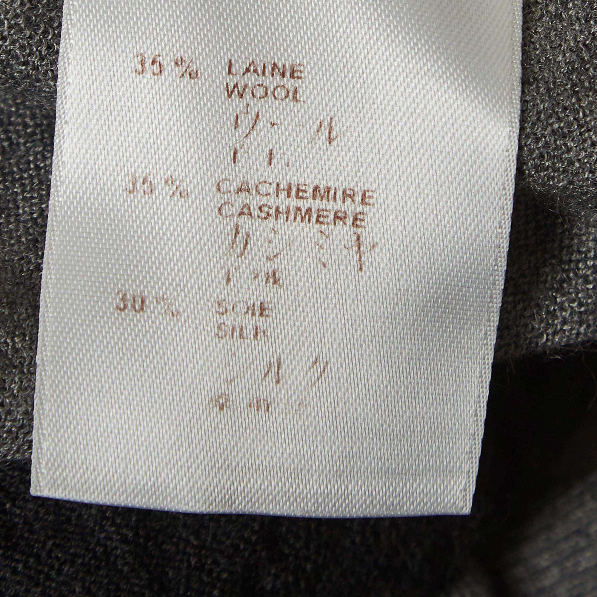 Louis Vuitton Grey Cashmere & Silk Knit Buttoned Cardigan S In Good Condition For Sale In Dubai, Al Qouz 2