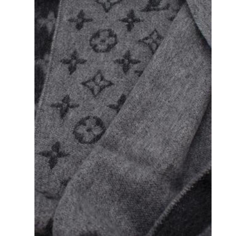 louis vuitton grey scarf