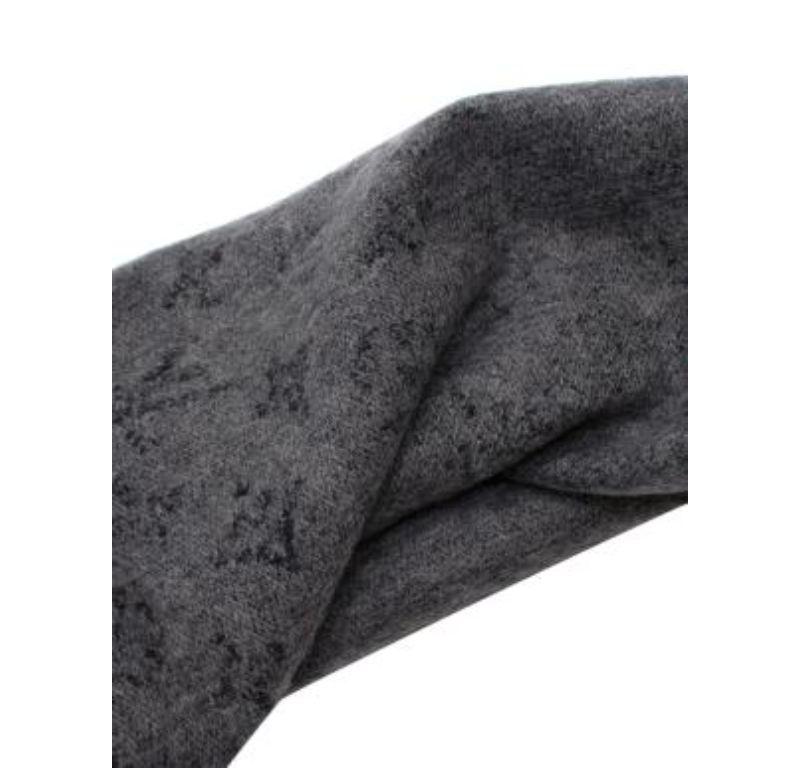 lv scarf grey