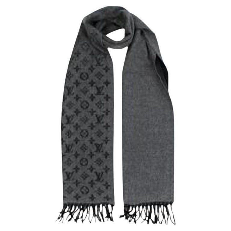 Louis Vuitton Grey Cashmere and Wool Monogram Gradient Scarf For Sale at  1stDibs