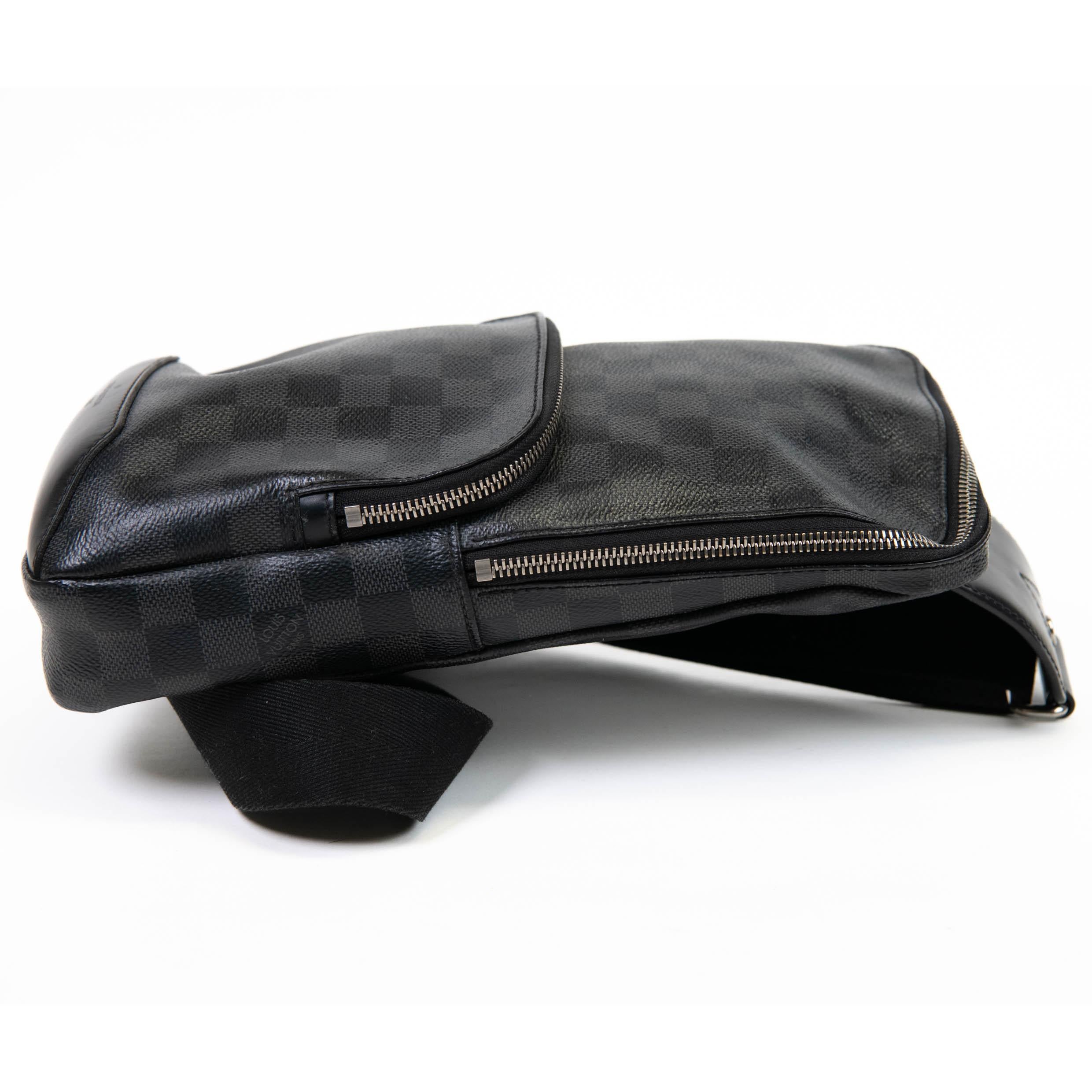 Women's or Men's Louis Vuitton Grey Damier Graphite Coated Canvas Avenue Sling Backpack For Sale