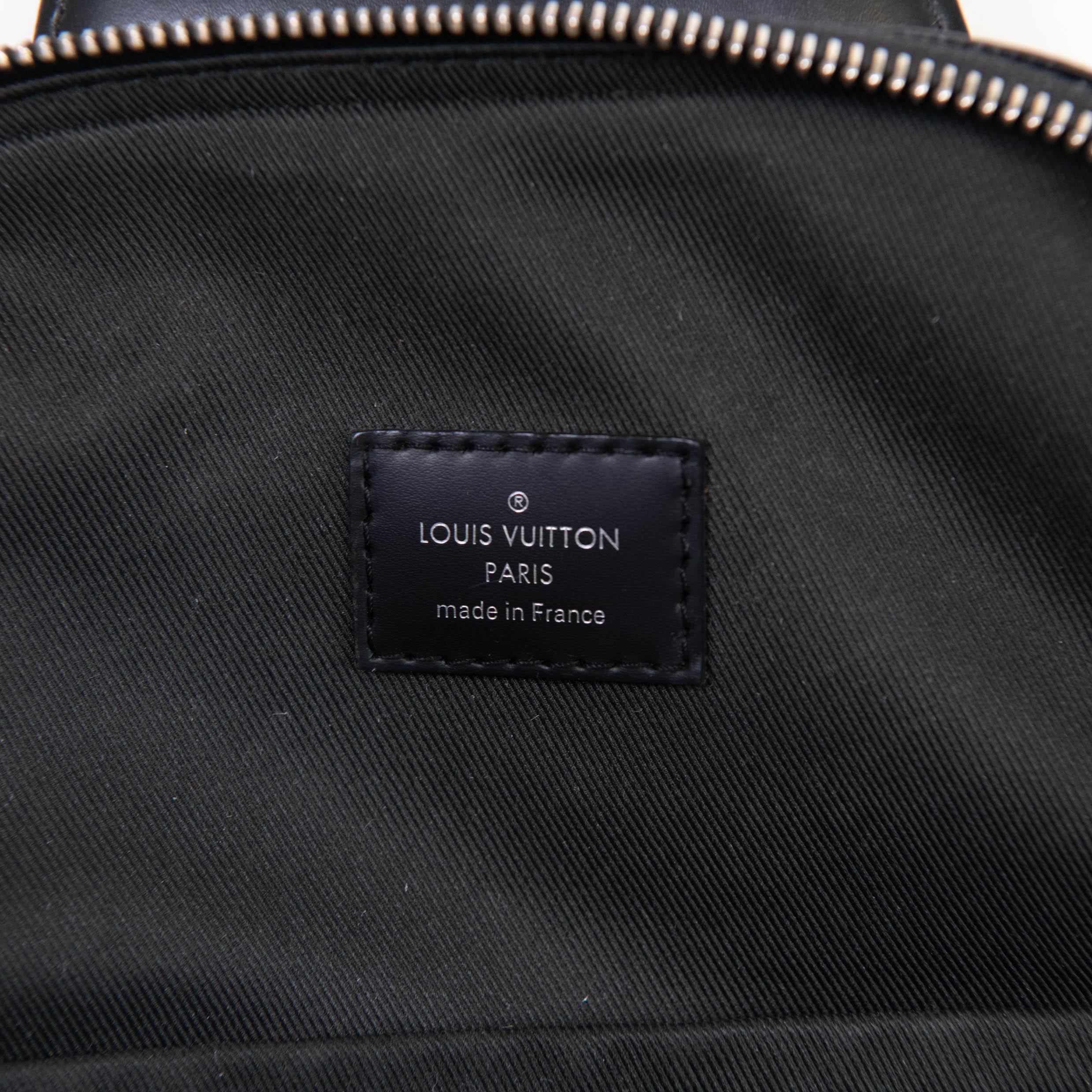 Louis Vuitton Grey Damier Graphite Coated Canvas Avenue Sling Backpack For Sale 3