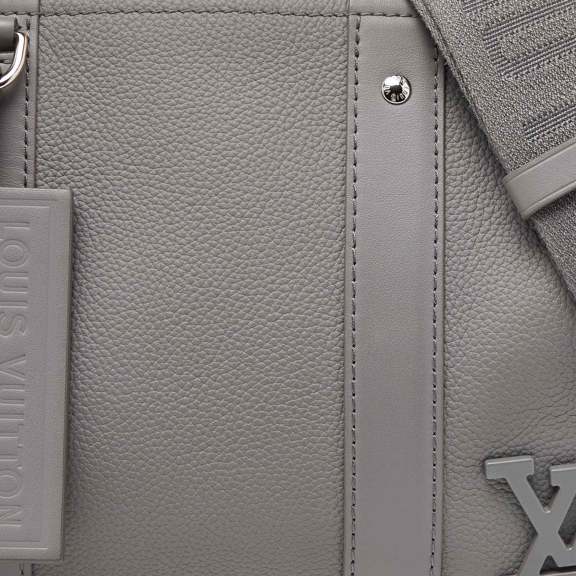 Louis Vuitton Grey Leather City Keepall Bag For Sale 7