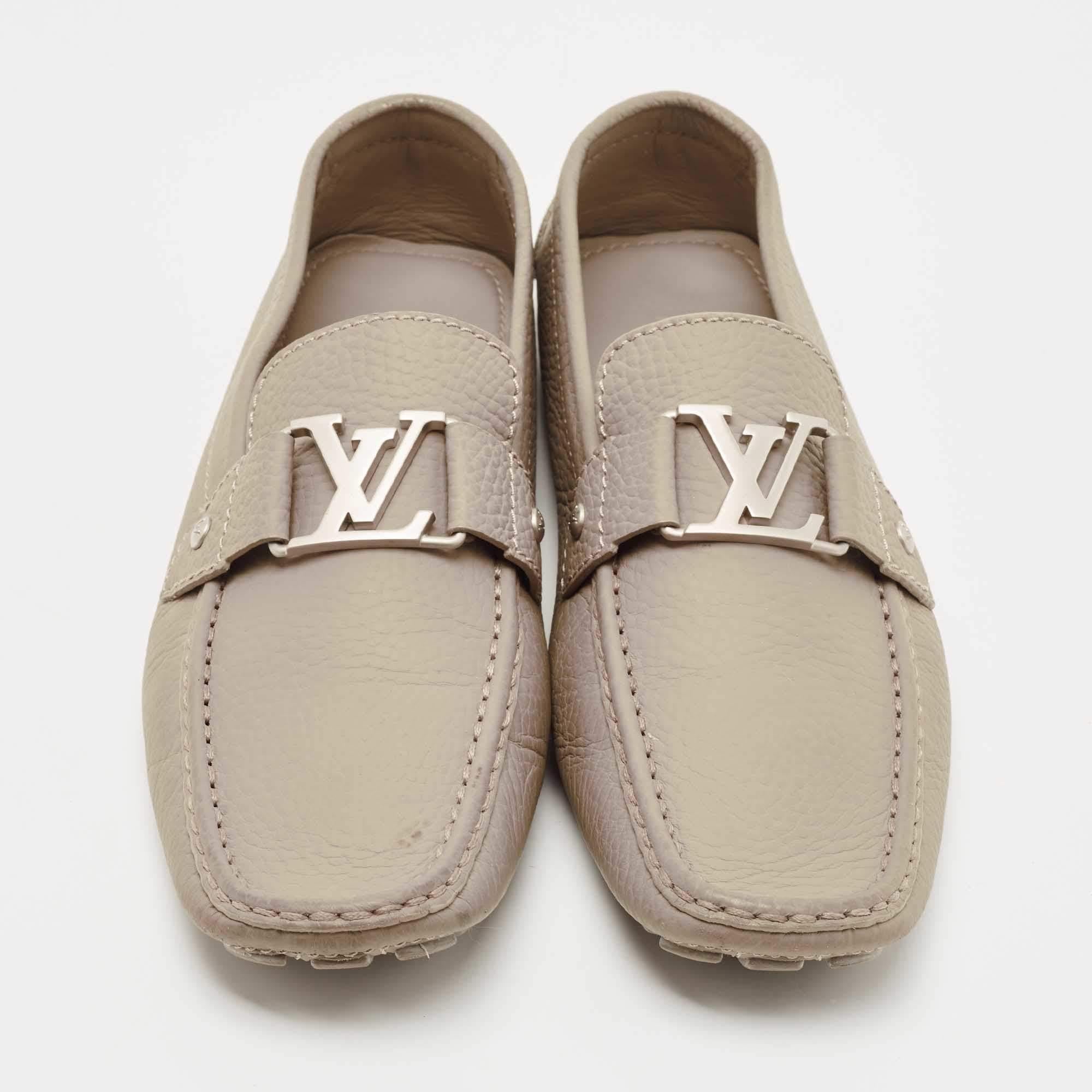 Let this comfortable pair be your first choice when you're out for a long day. These Louis Vuitton shoes have well-sewn uppers beautifully set on durable soles.

