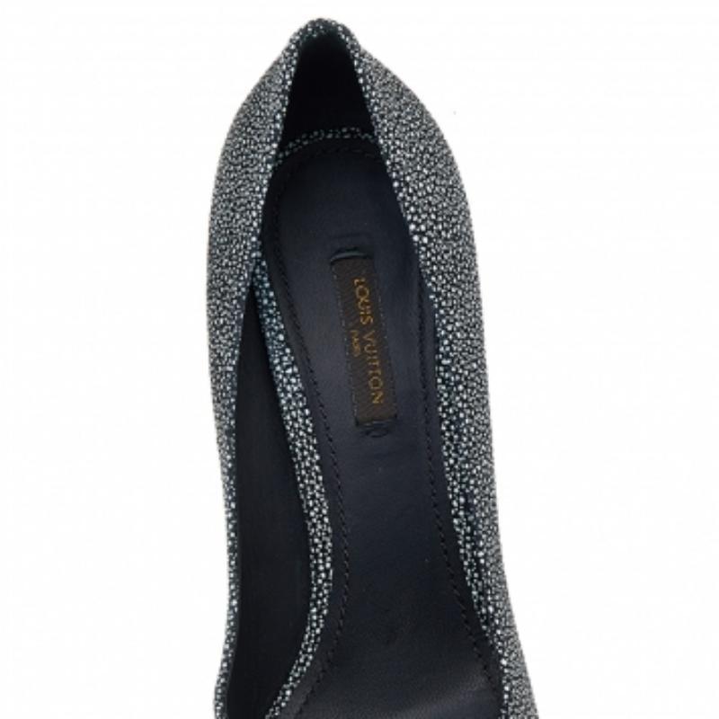 Louis Vuitton - Escarpins à bout pointu en cuir gris - Taille 38,5 Pour femmes en vente
