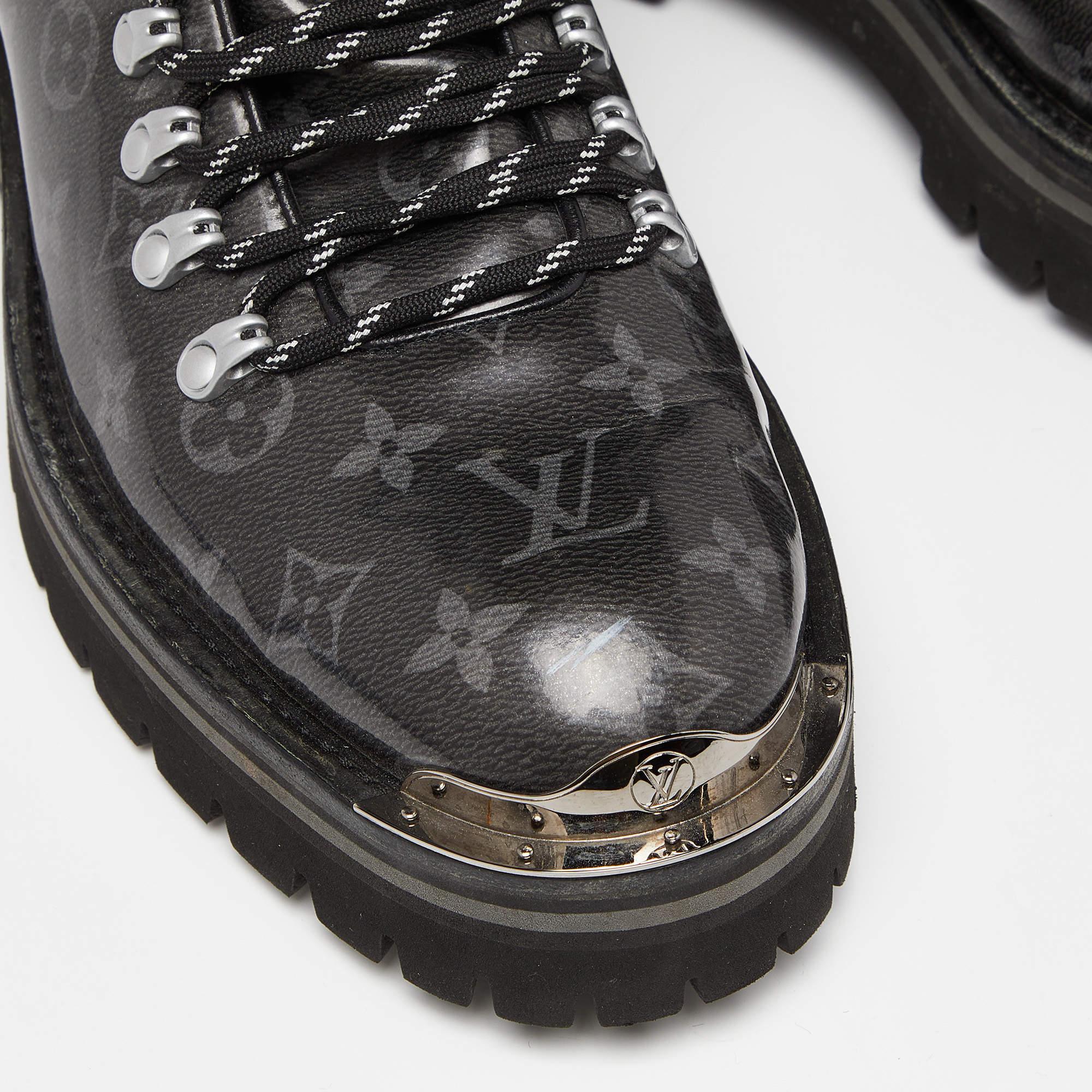 Louis Vuitton Grey Monogram Canvas Outland Ankle Boots Size 44 In Good Condition In Dubai, Al Qouz 2