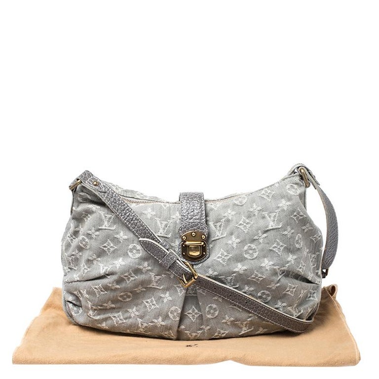 Small bag Louis Vuitton Grey in Metal - 32798932