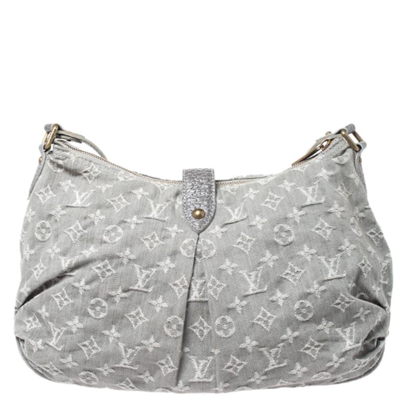 Flaunt your style with this noticeable Monogram denim bag. The simple and durable Alcantara lining is also spacious. Carry this Louis Vuitton Slightly bag and step out like a fashionista

Includes: Original Dustbag

