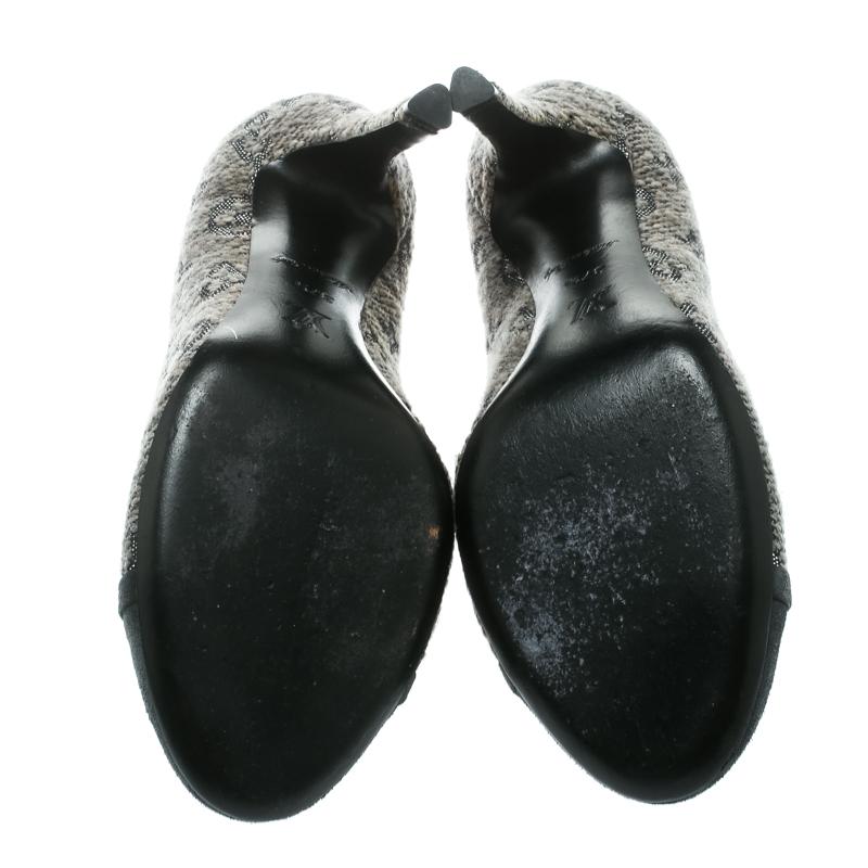 Women's Louis Vuitton Grey Monogram Fabric With Suede Bow Cap Toe Pumps 37.5