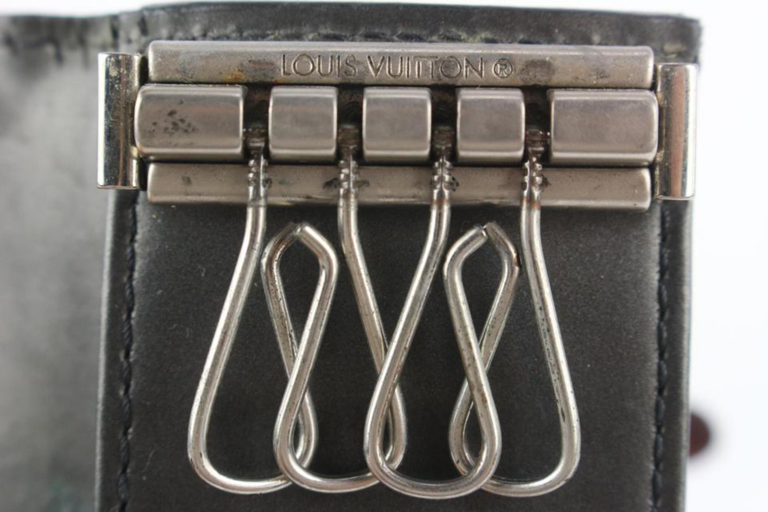 Women's Louis Vuitton Grey Monogram Mat 4 Key Multicles Key Pouch 8LV1106 For Sale