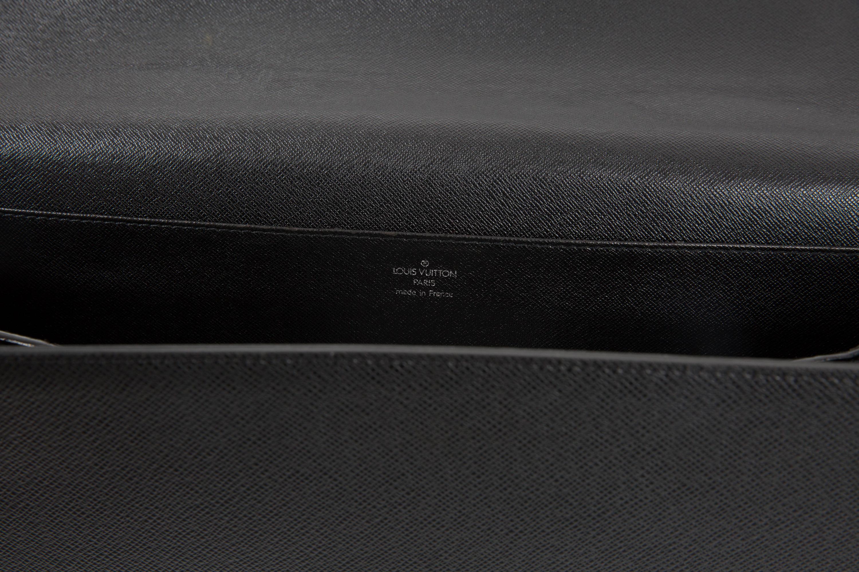 Men's Louis Vuitton Grey Moscova Taiga Leather Briefcase Bag For Sale