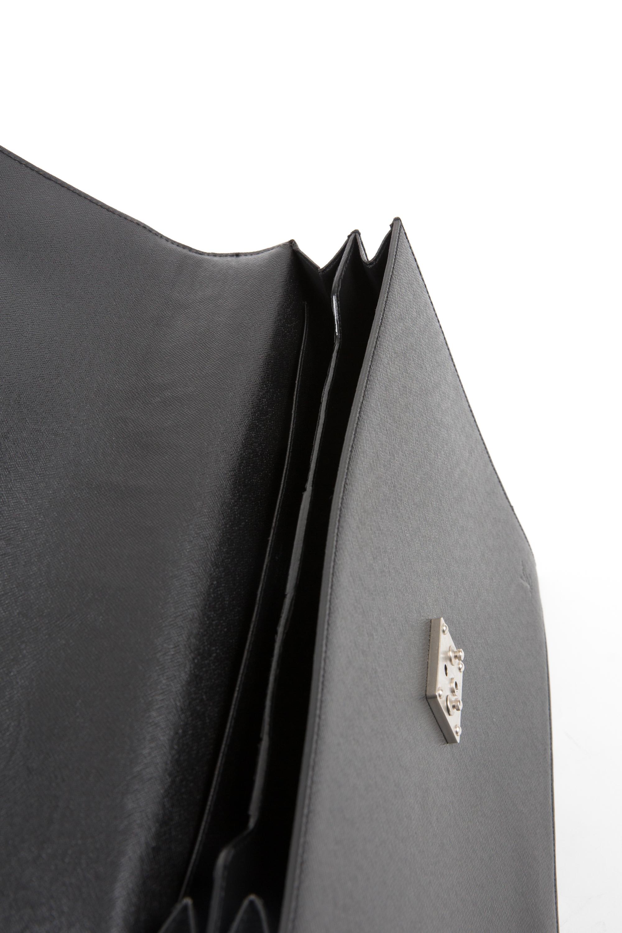 Louis Vuitton Grey Moscova Taiga Leather Briefcase Bag For Sale 2