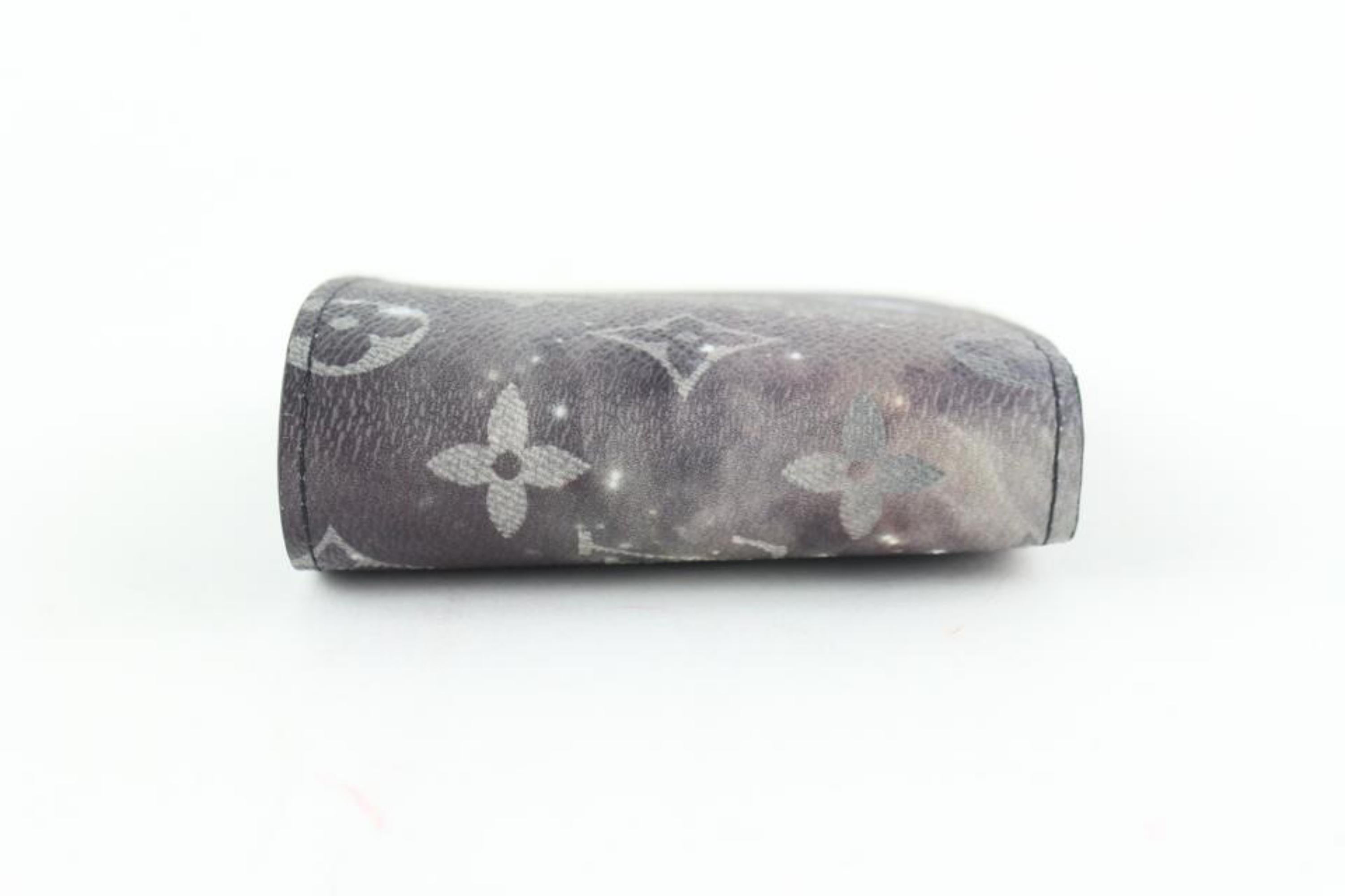 Louis Vuitton Grey Multiple (Runway) Rare Galaxy Monogram 4lz1106 Wallet For Sale 7