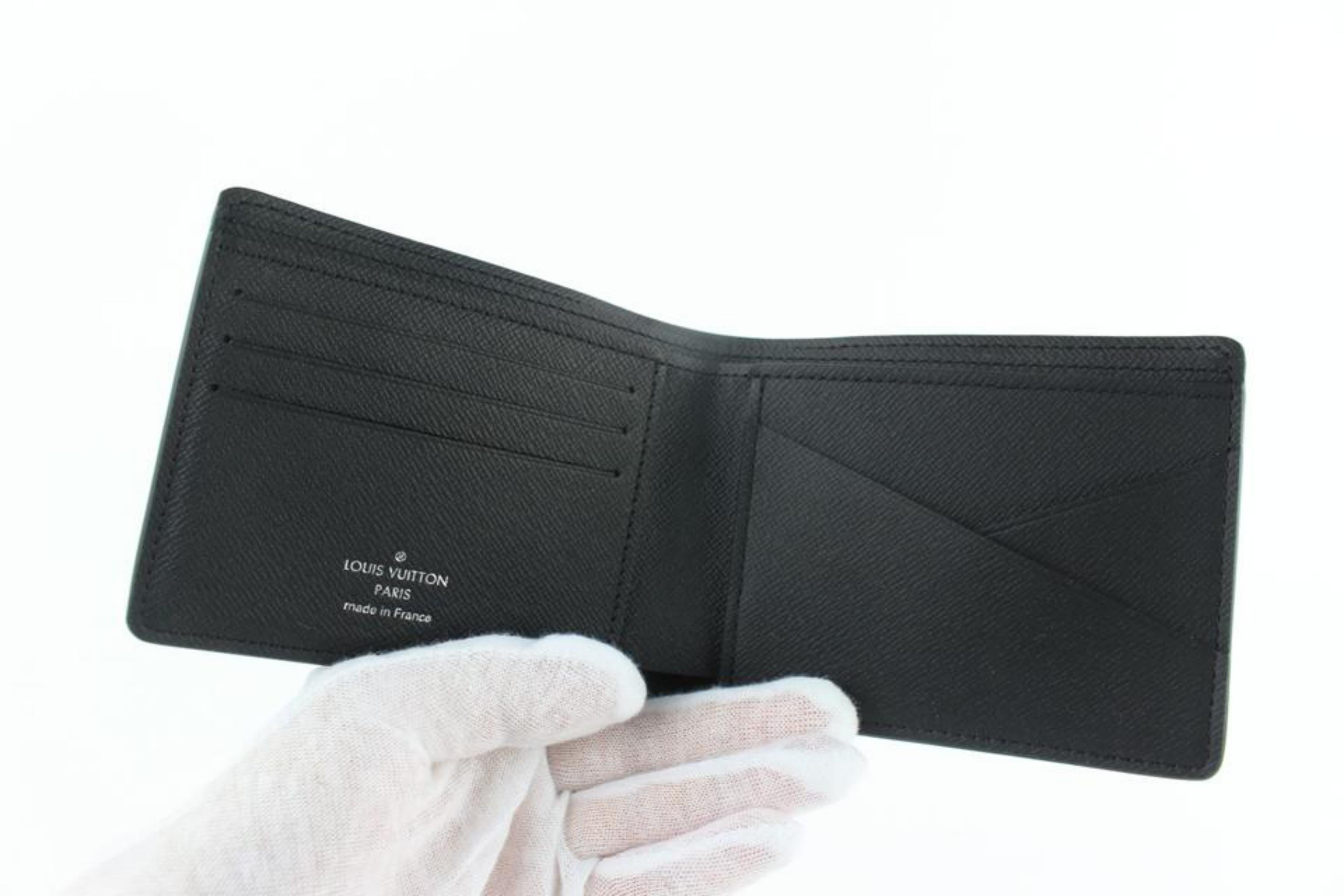 Louis Vuitton Grey Multiple (Runway) Rare Galaxy Monogram 4lz1106 Wallet In New Condition For Sale In Forest Hills, NY