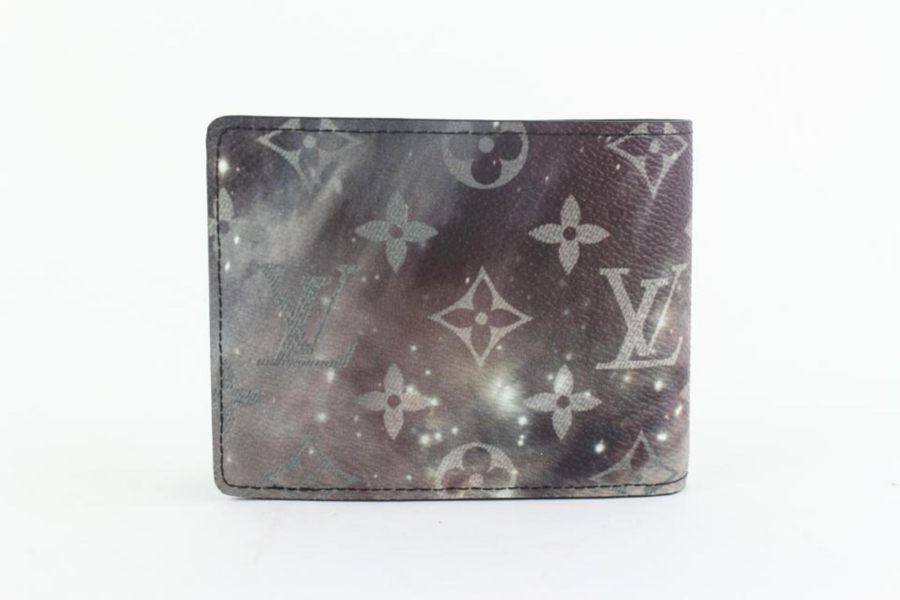 Louis Vuitton Grey Multiple (Runway) Rare Galaxy Monogram 4lz1106 Wallet For Sale 1
