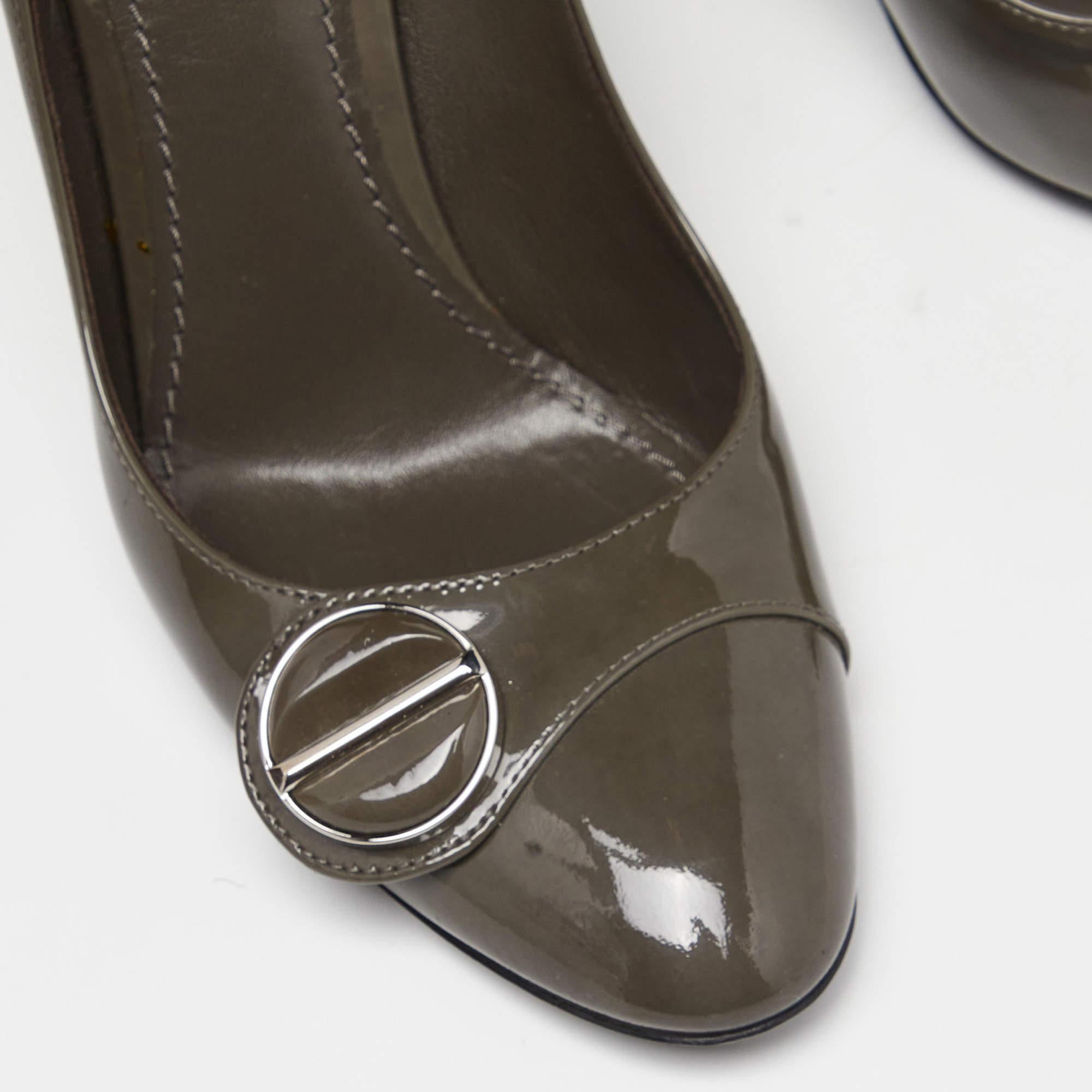 Bombas de charol gris Louis Vuitton talla 38 en venta 2