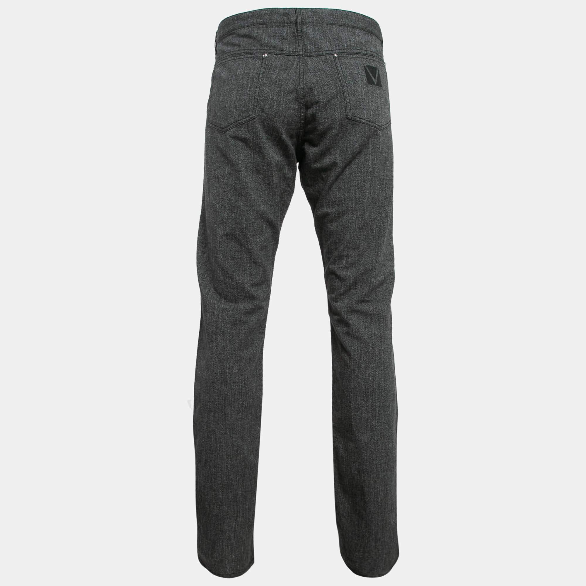 Enhance your formal attire with this pair of trousers. Designed into a superb silhouette and fit this pair of trousers will definitely make you look elegant.