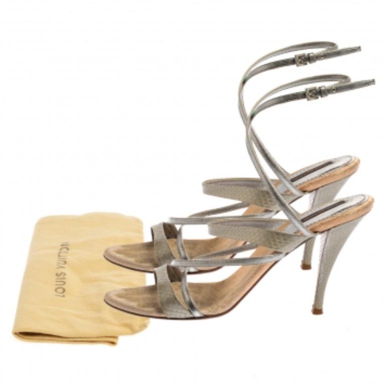 Louis Vuitton Grau Python Prägung und Leder Riemchensandalen Größe 40 im Angebot 1