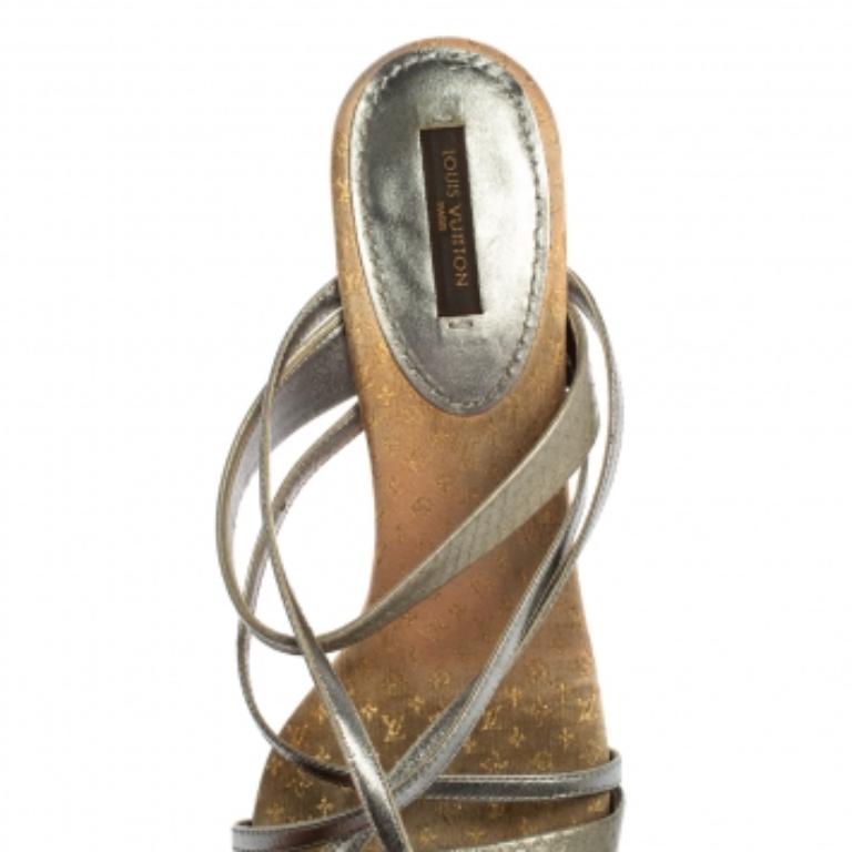 Louis Vuitton Grau Python Prägung und Leder Riemchensandalen Größe 40 im Angebot 3