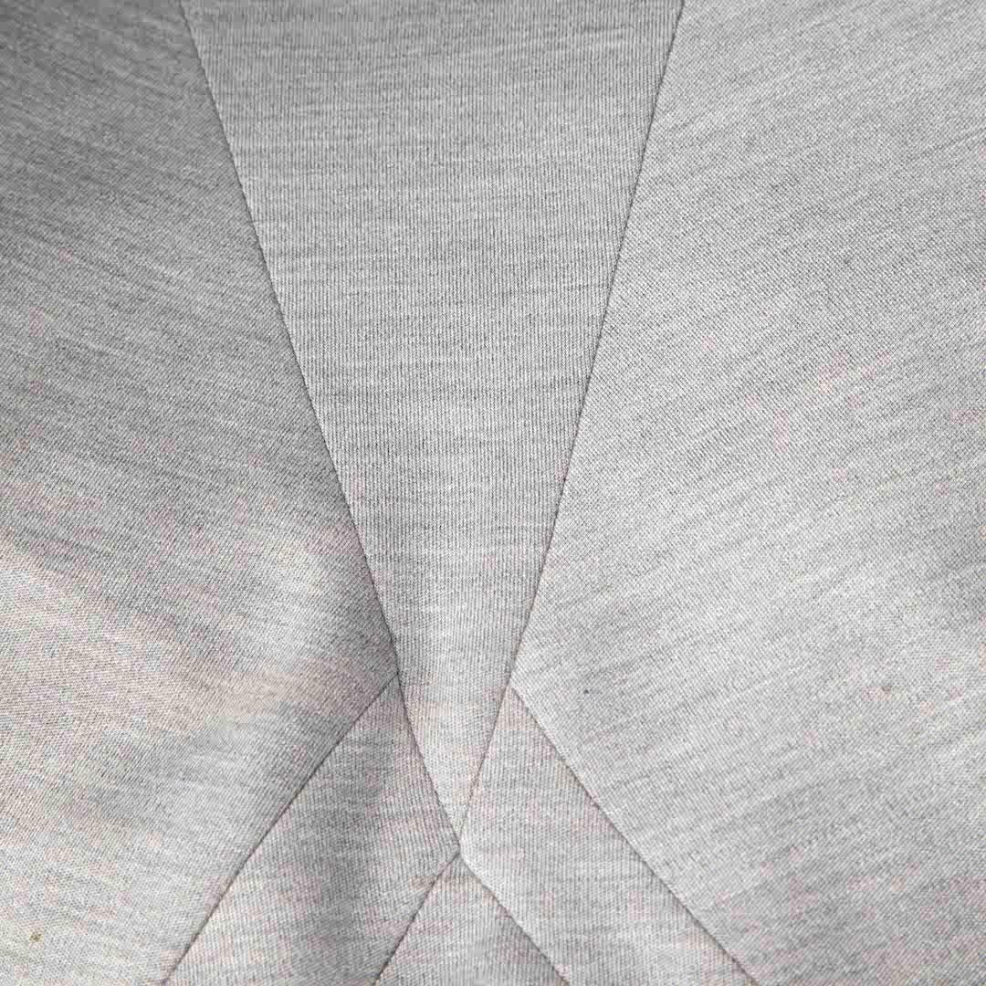 Louis Vuitton - Haut court rembourré à l'épaule gris, taille S Bon état - En vente à London, GB