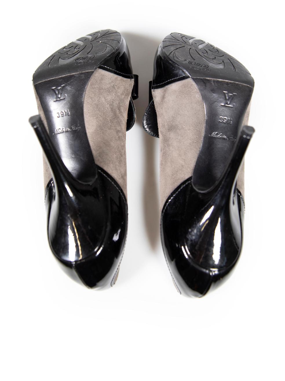 Louis Vuitton Grey Suede Bow Detail Pumps Size IT 39.5 In Good Condition In London, GB