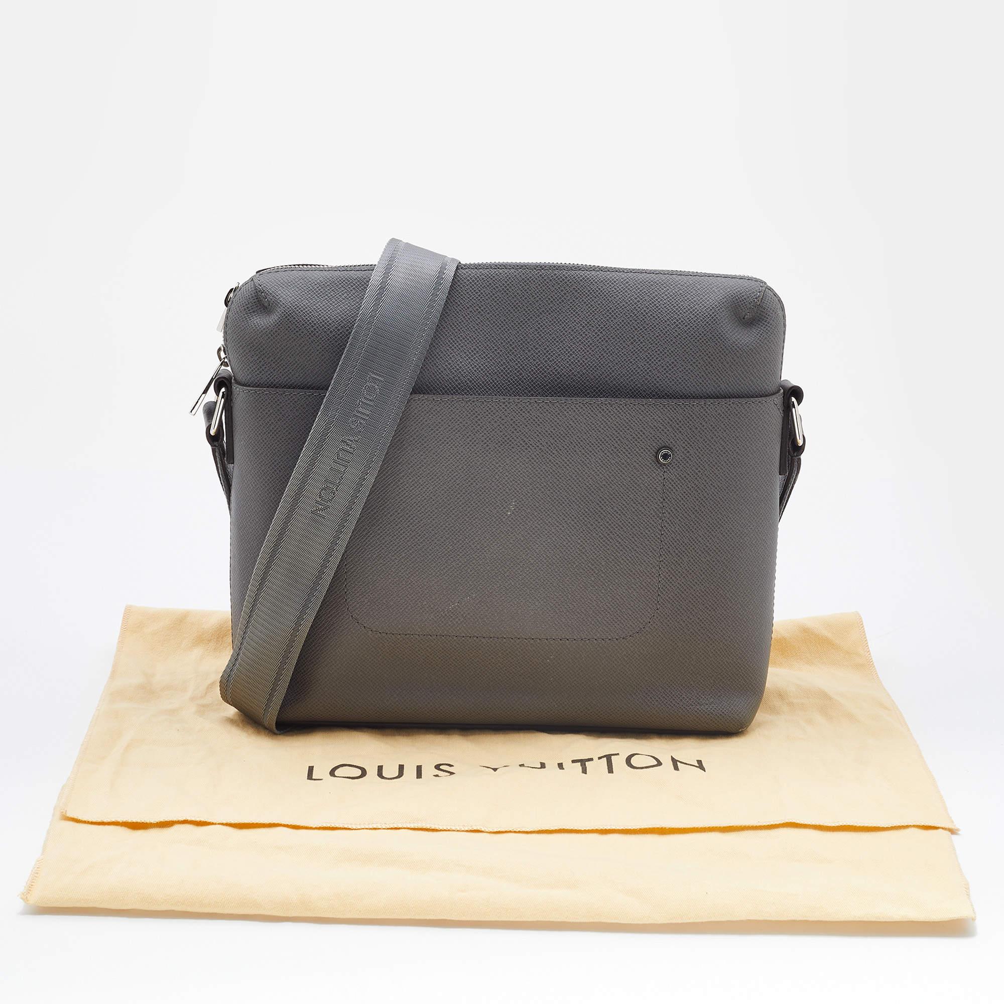 Louis Vuitton Grey Taiga Leather Grigori PM Messenger Bag 8