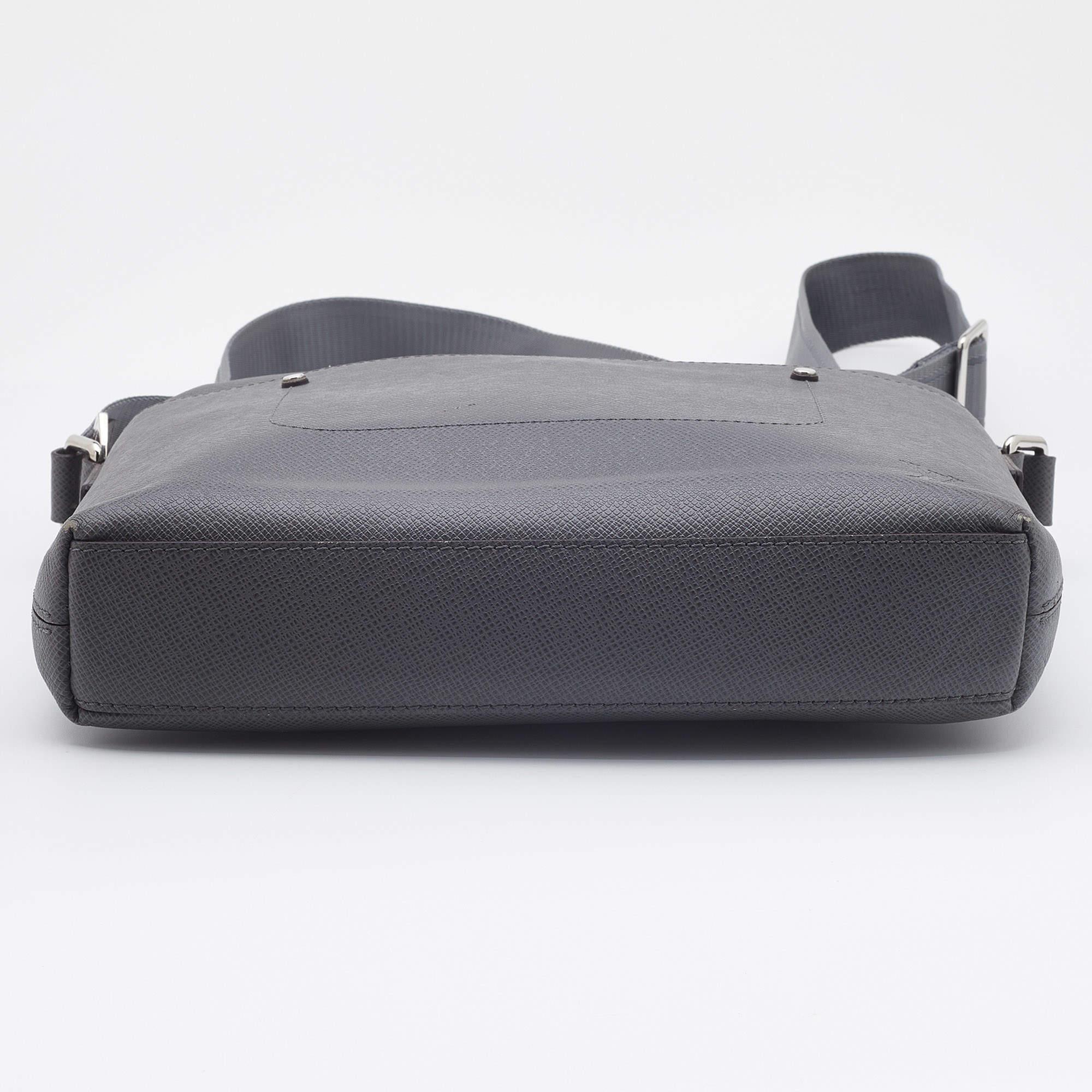 Louis Vuitton Grey Taiga Leather Grigori PM Messenger Bag 1