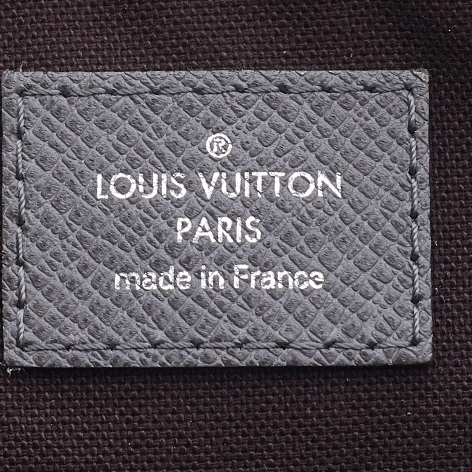 Louis Vuitton Grey Taiga Leather Grigori PM Messenger Bag 3