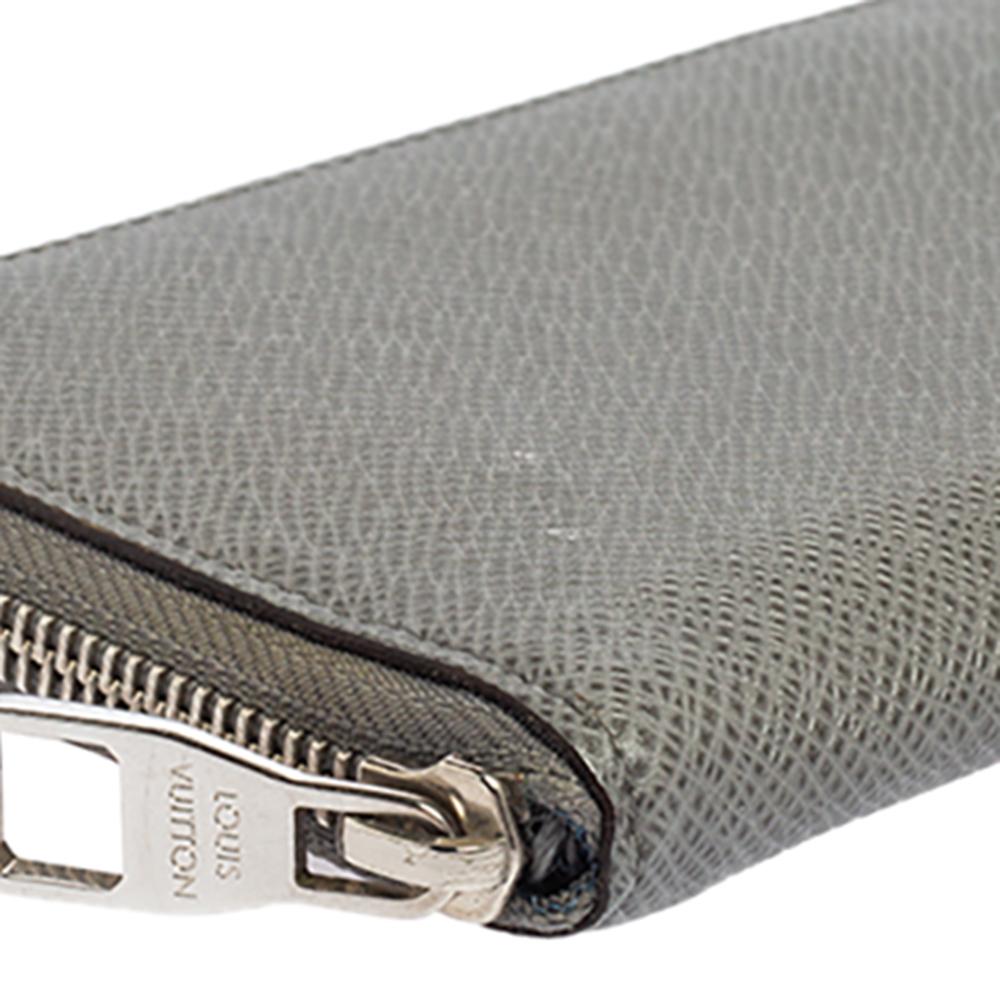 Portafoglio Zippy Louis Vuitton in pelle grigia Taiga 1