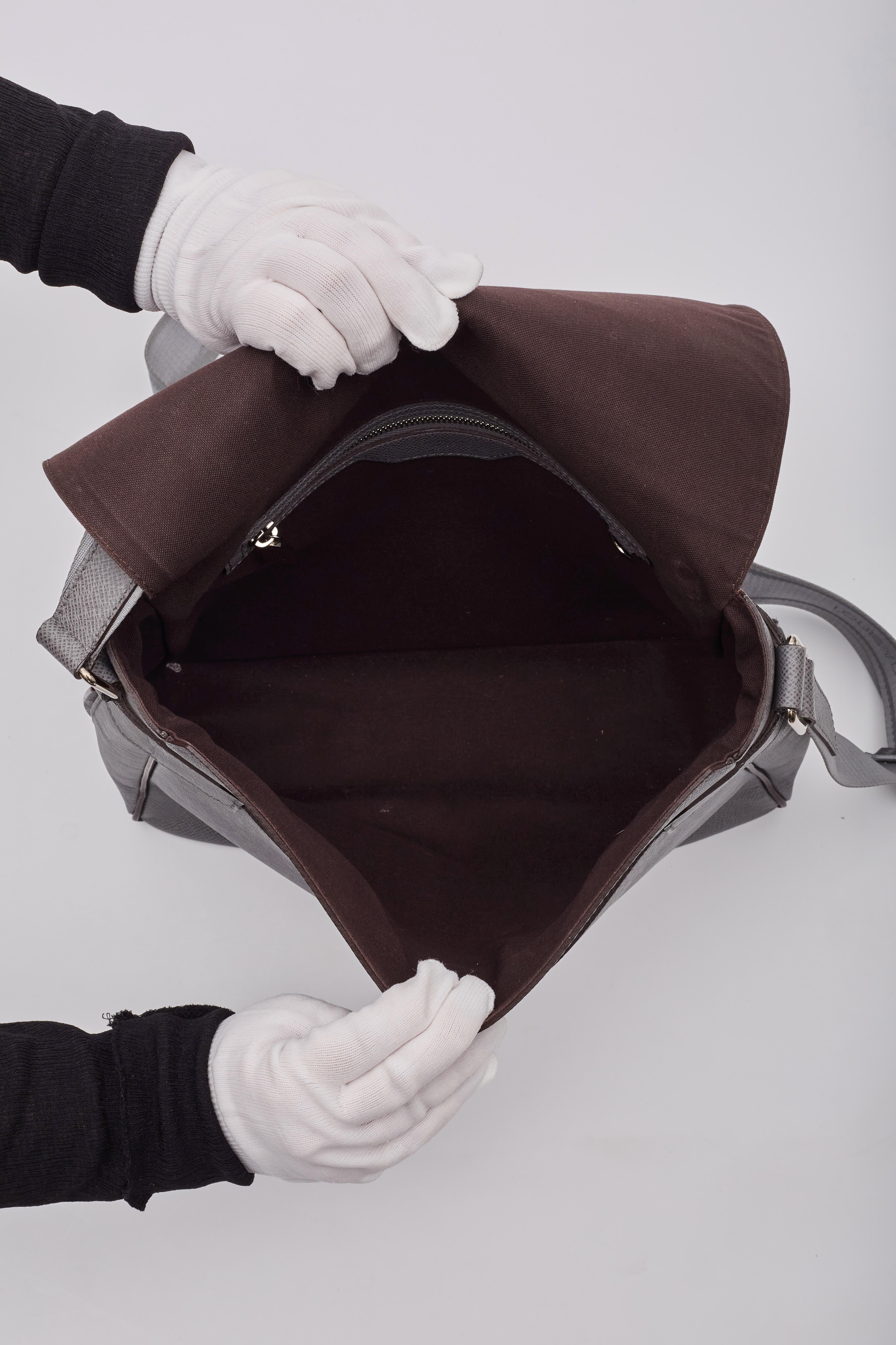Louis Vuitton Grey Taiga Roman Pm Messenger Bag Glacier For Sale 7
