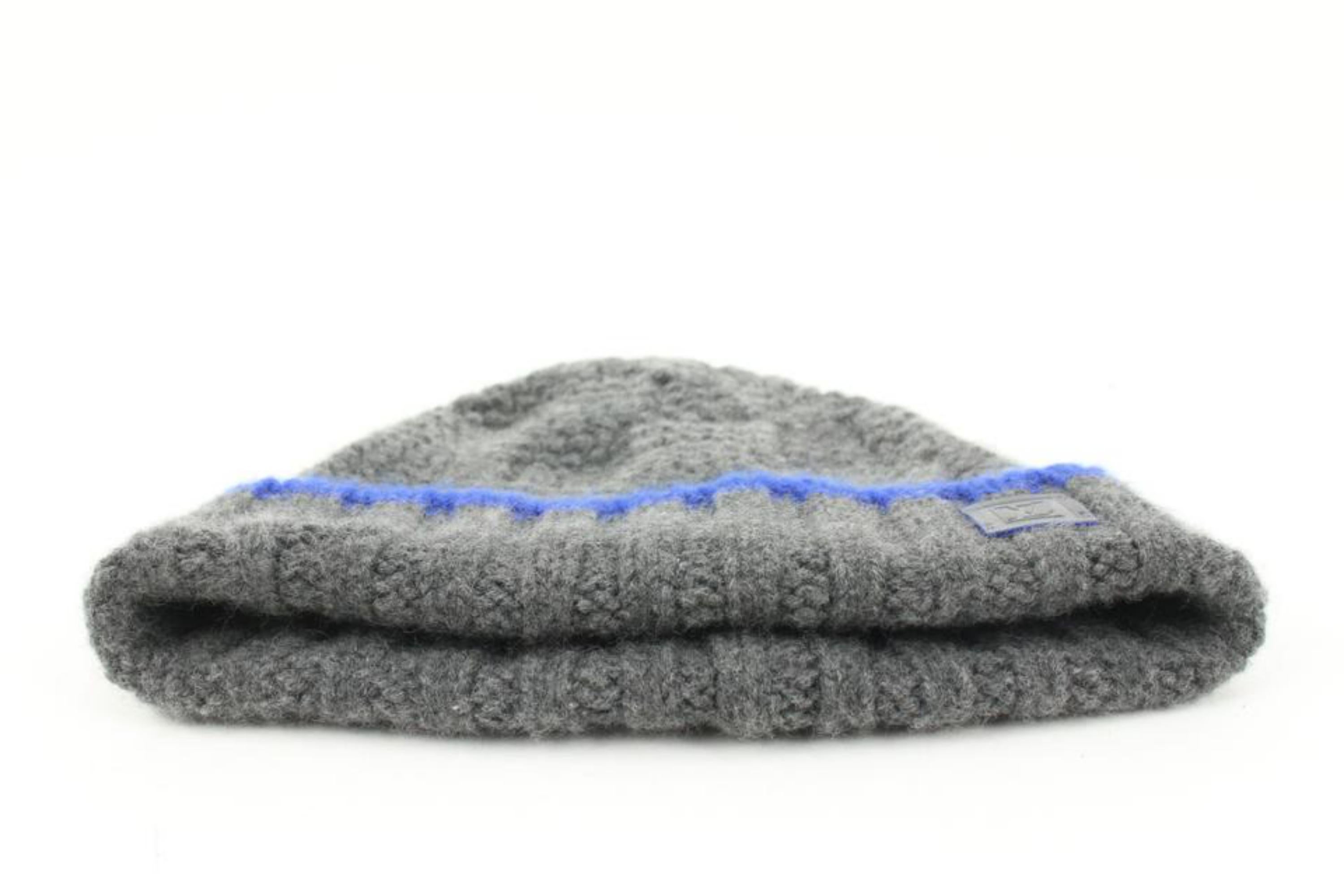 Women's or Men's Louis Vuitton Grey x Blue Damier Knit Cashmere Helsinki Beanie Skull Cap Hat 46l For Sale