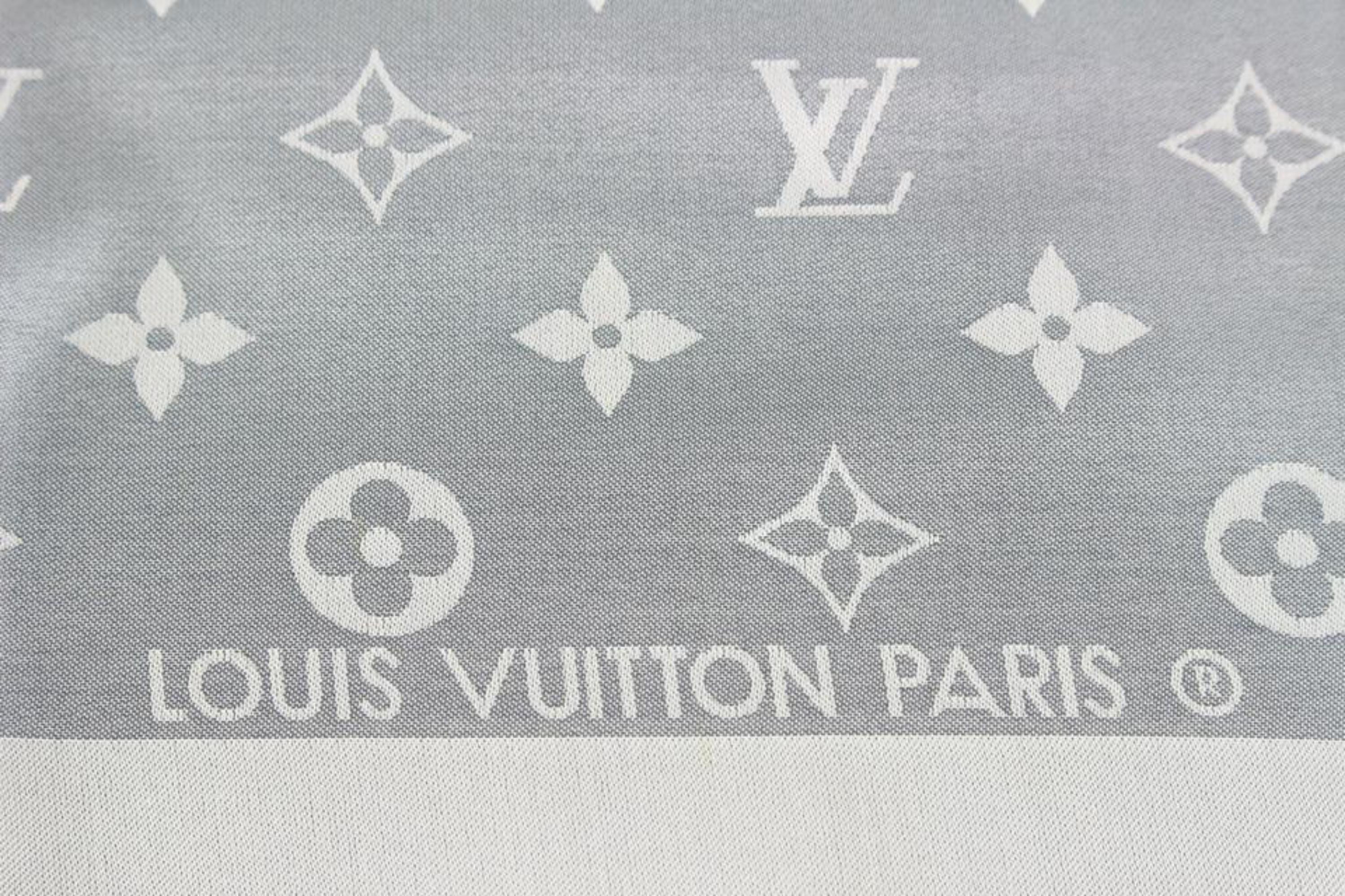 Louis Vuitton - Écharpe longue en soie grise et argentée avec monogramme, 34lz510s en vente 3