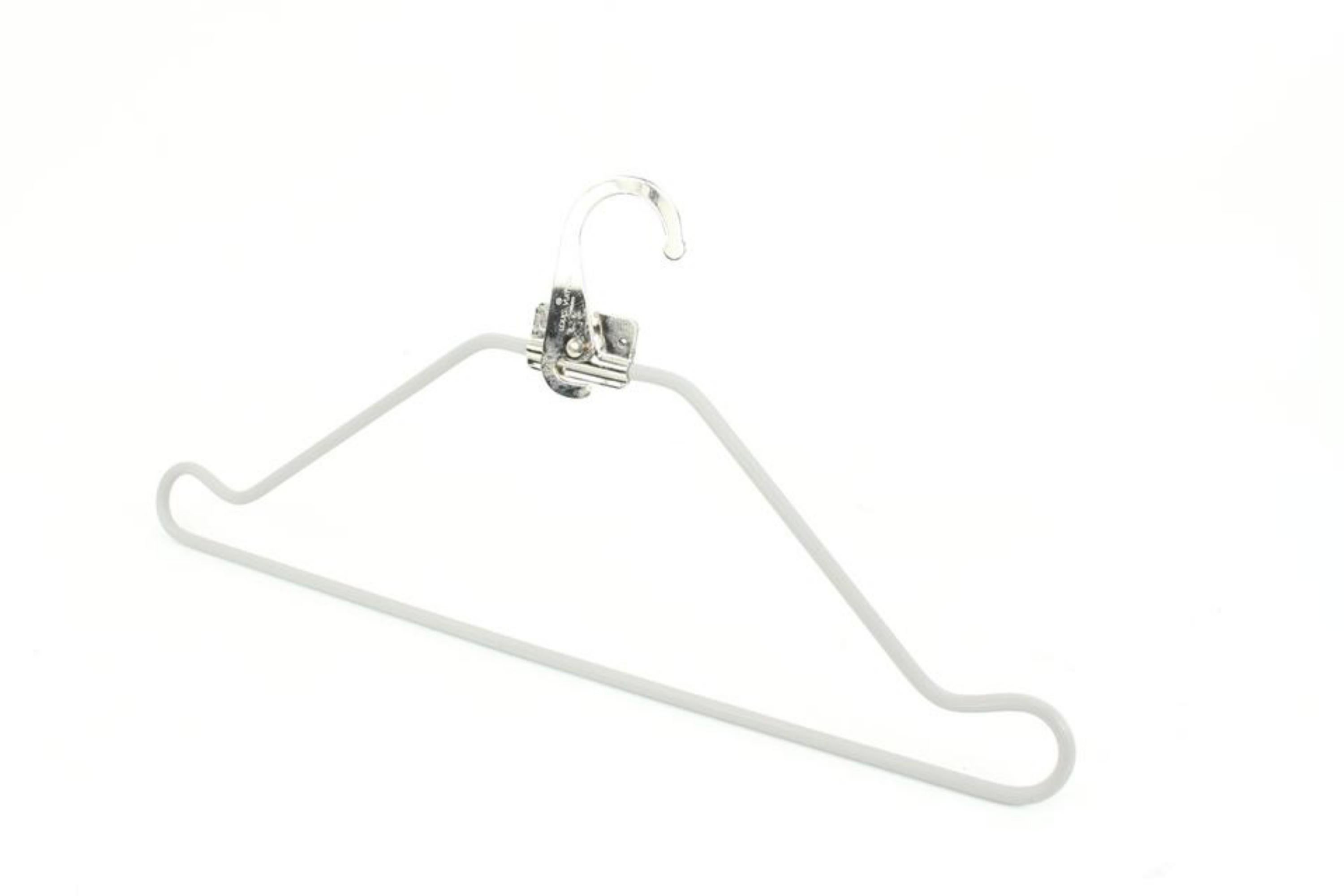 Louis Vuitton Grey x Silver Retractable Hanger 48lv51 In Good Condition For Sale In Dix hills, NY