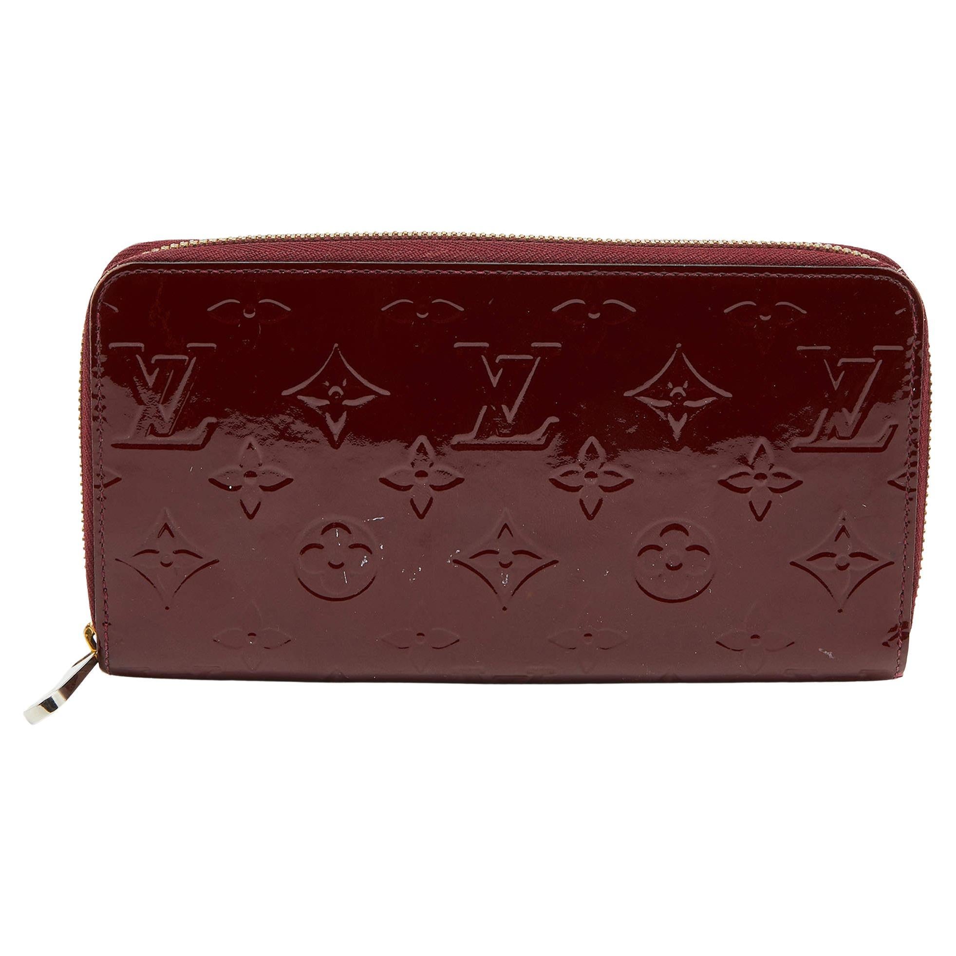 Louis Vuitton Framboise Vernis Sarah Wallet in Rose Pop Colour