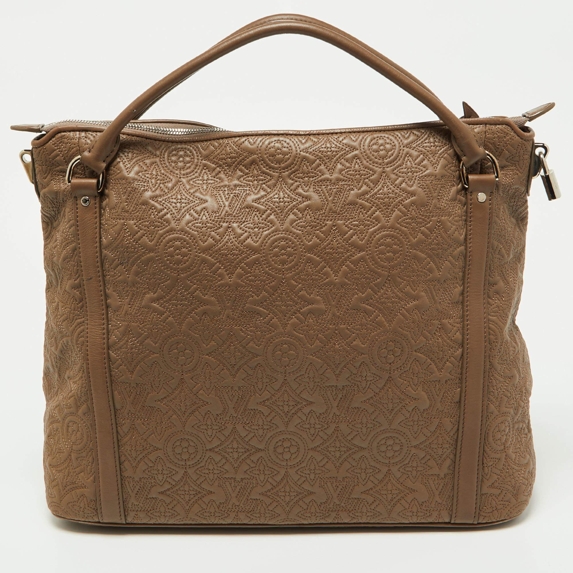 Women's Louis Vuitton Gris Pearl Monogram Antheia Leather Ixia MM Bag For Sale