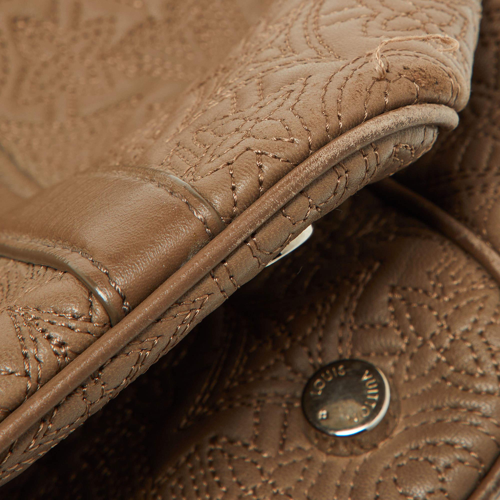 Louis Vuitton Gris Pearl Monogram Antheia Borsa in pelle Ixia MM in vendita 2