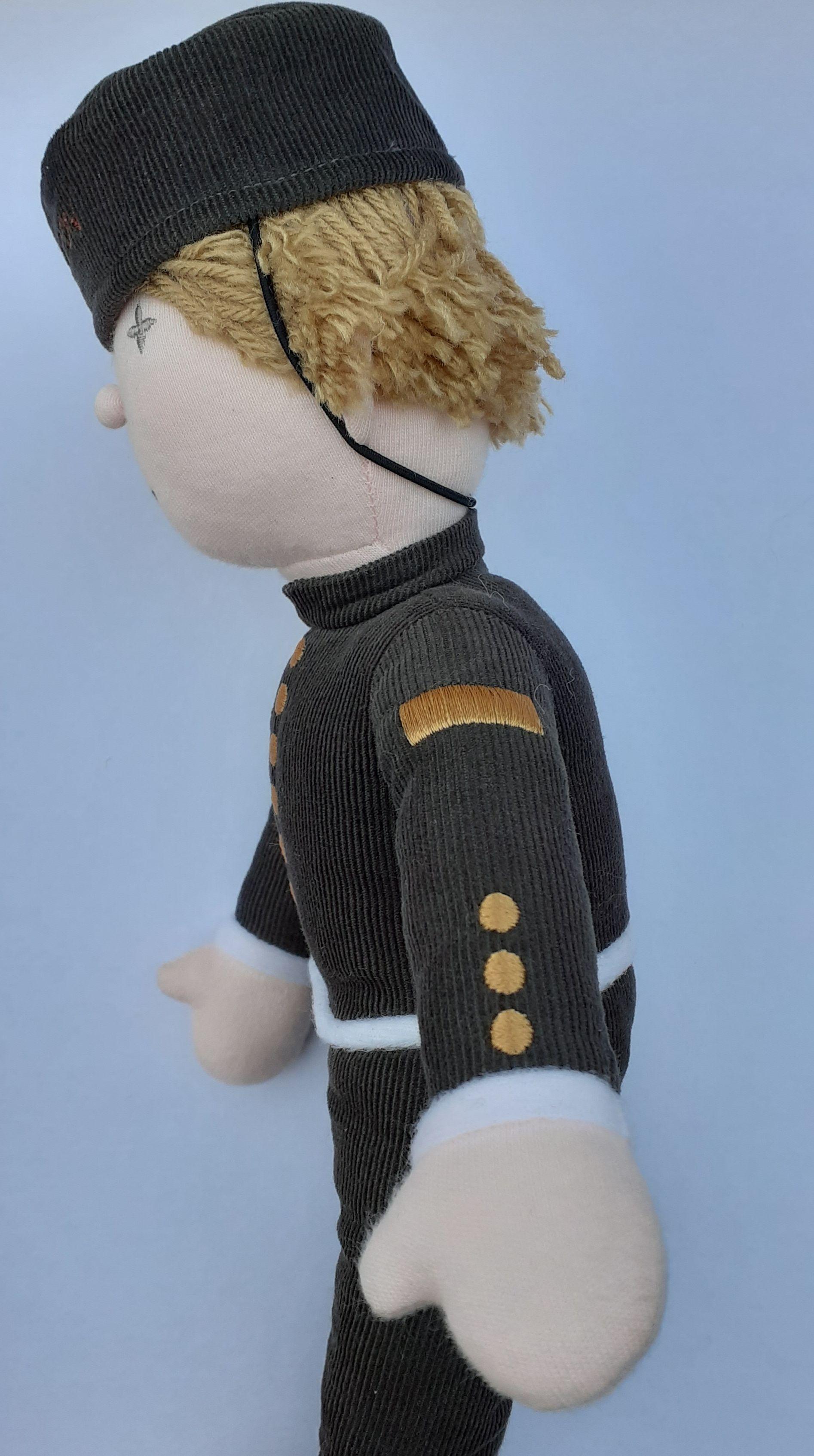  Louis Vuitton Groom Bellboy Doll VIP With 2 Keepall Bags RARE  For Sale 2