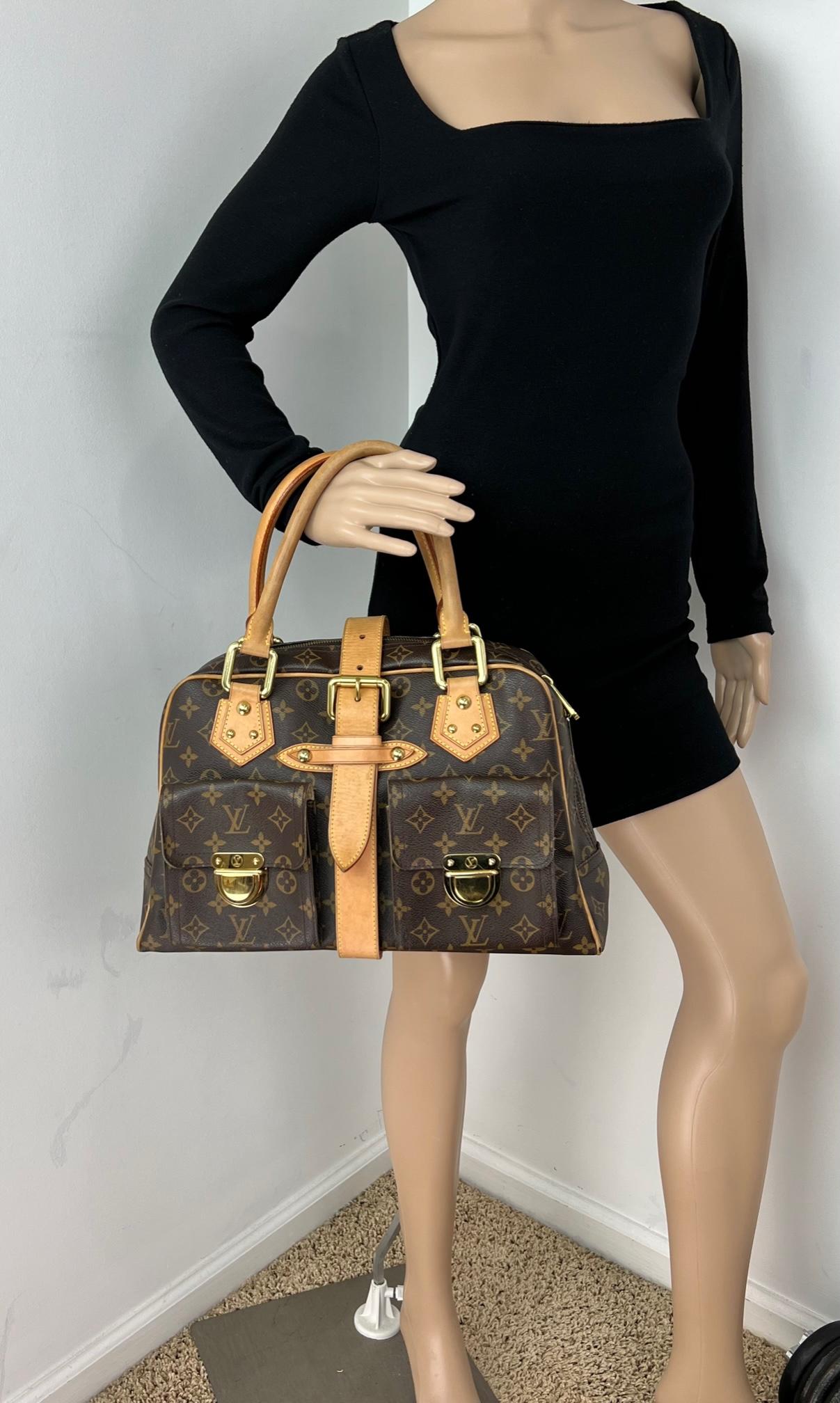 Noir Sac à main Louis Vuitton Manhattan GM en toile monogrammée avec épaulement inséré  en vente