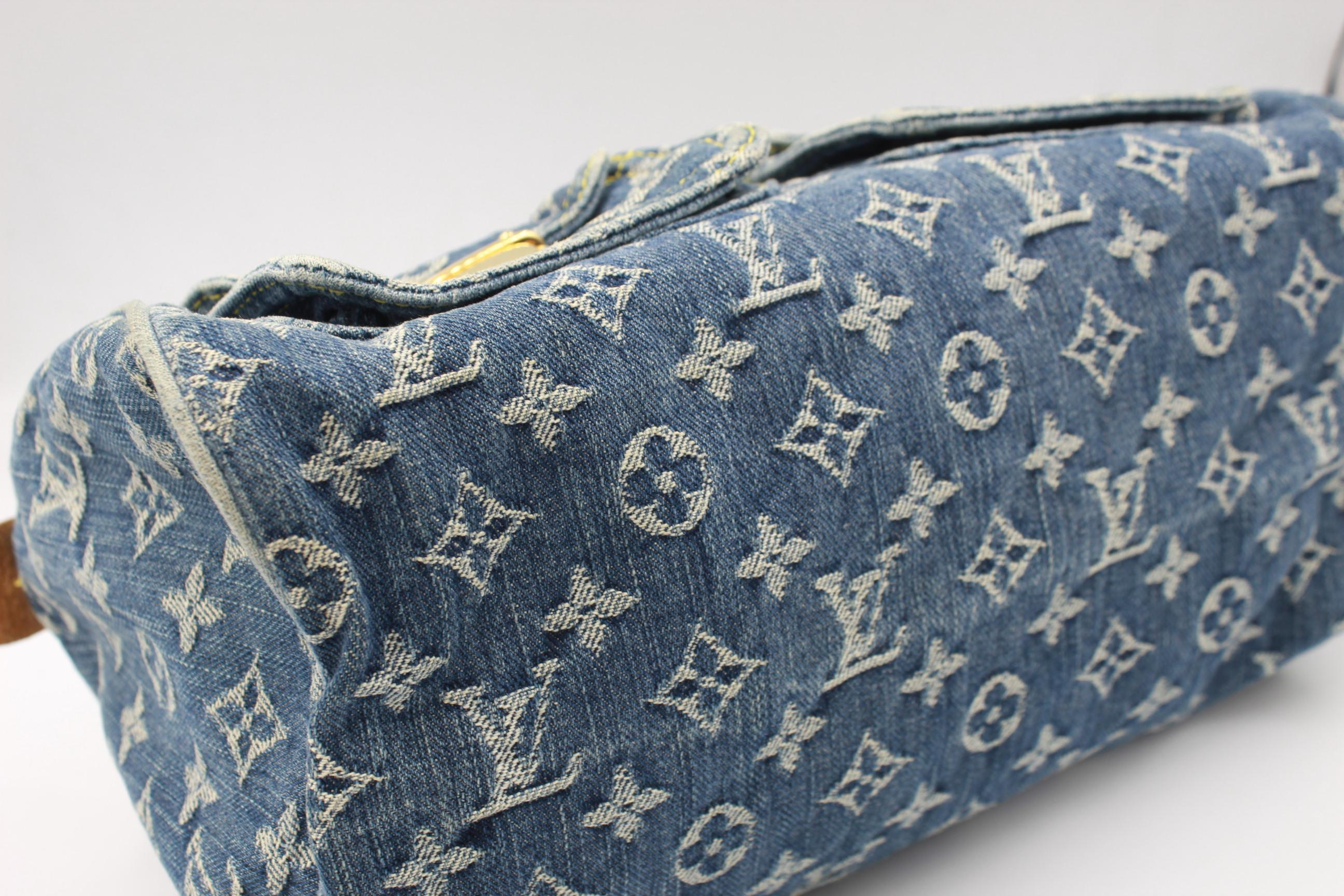 Gray Louis Vuitton handbag in denim monogram