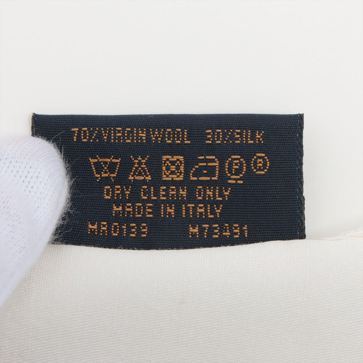 Women's or Men's Louis Vuitton Handkerchief Cotton & Wool White For Sale