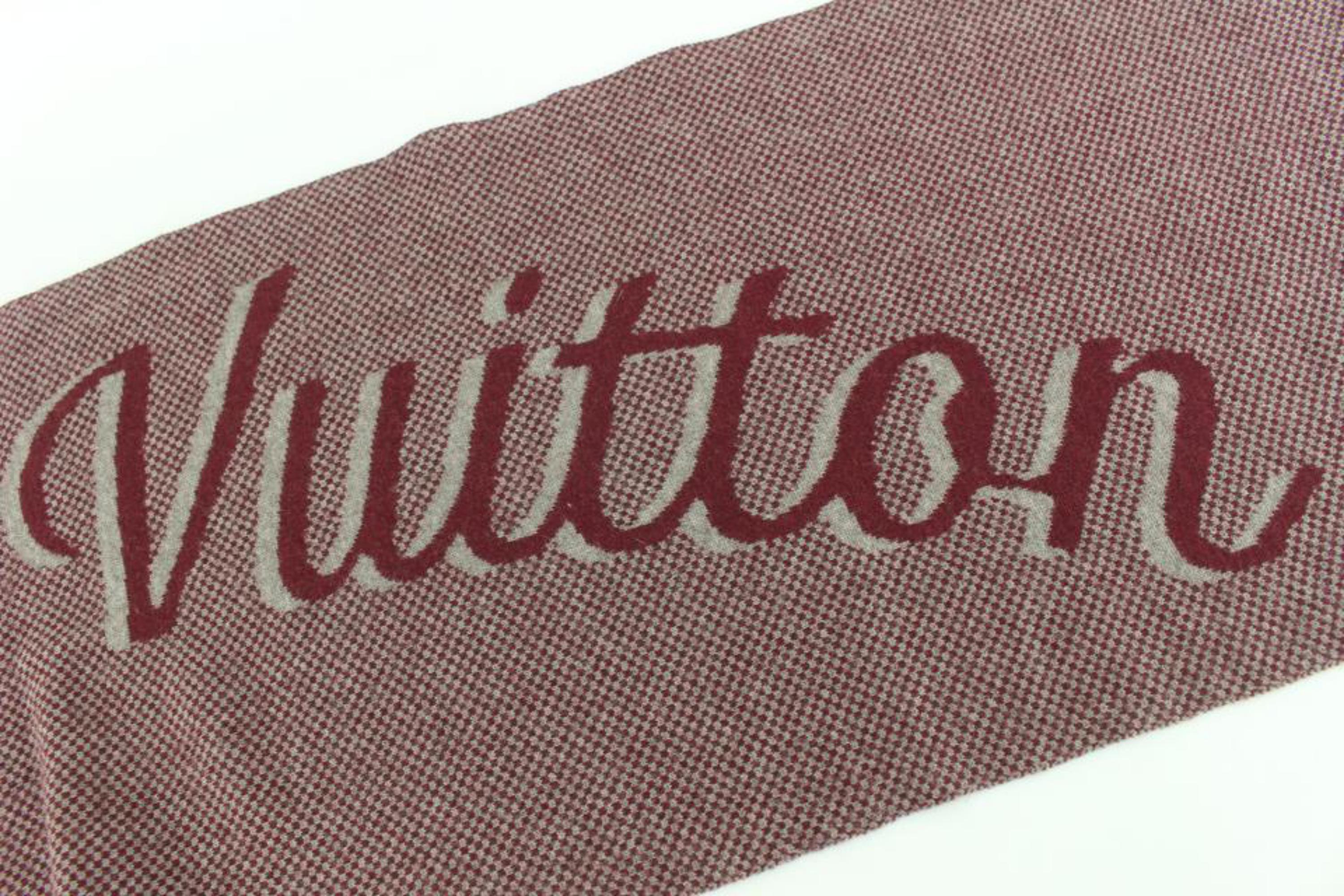 Louis Vuitton Handwriting Burgundy Scarf 4lk830s In Excellent Condition For Sale In Dix hills, NY