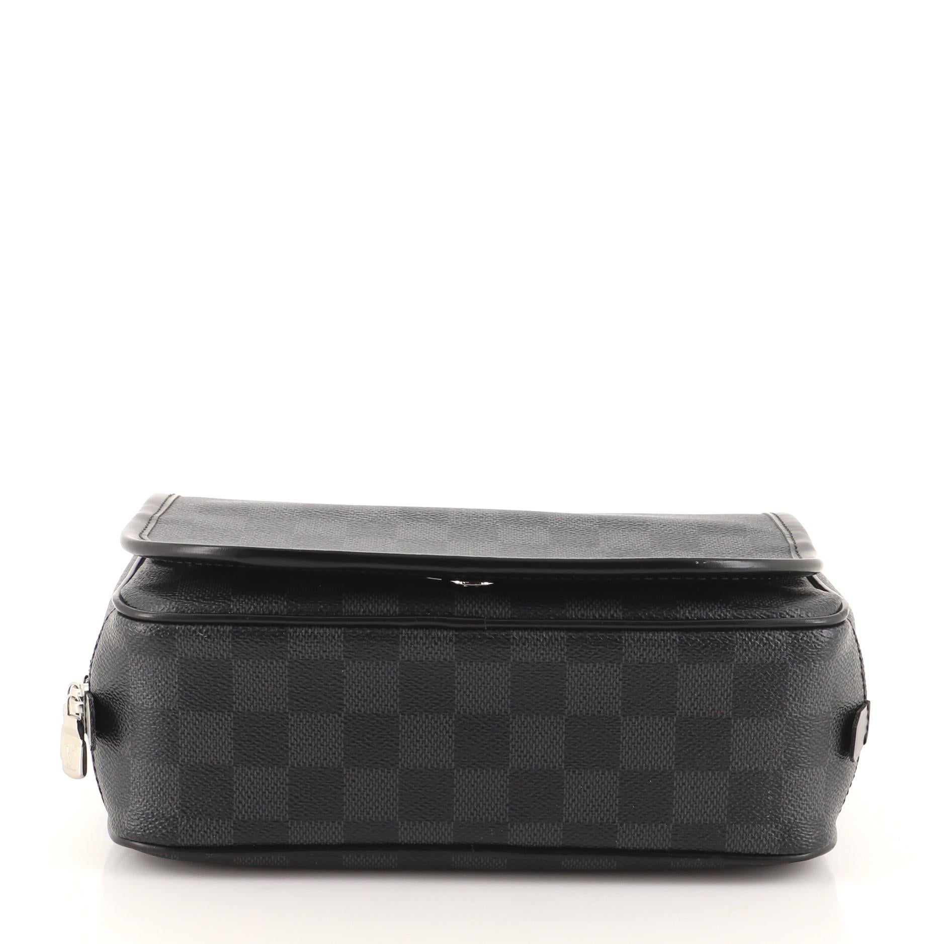Louis Vuitton Hanging Toiletry Kit Damier Graphite In Good Condition In NY, NY